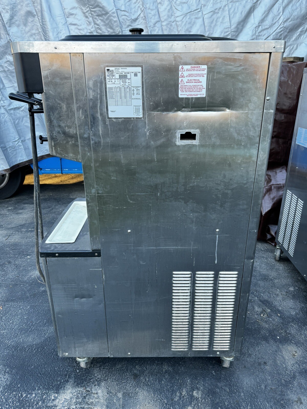 TAYLOR SOFT SERVE ICE CREAM MACHINE 713-33 3 PHASE WATER COOLED