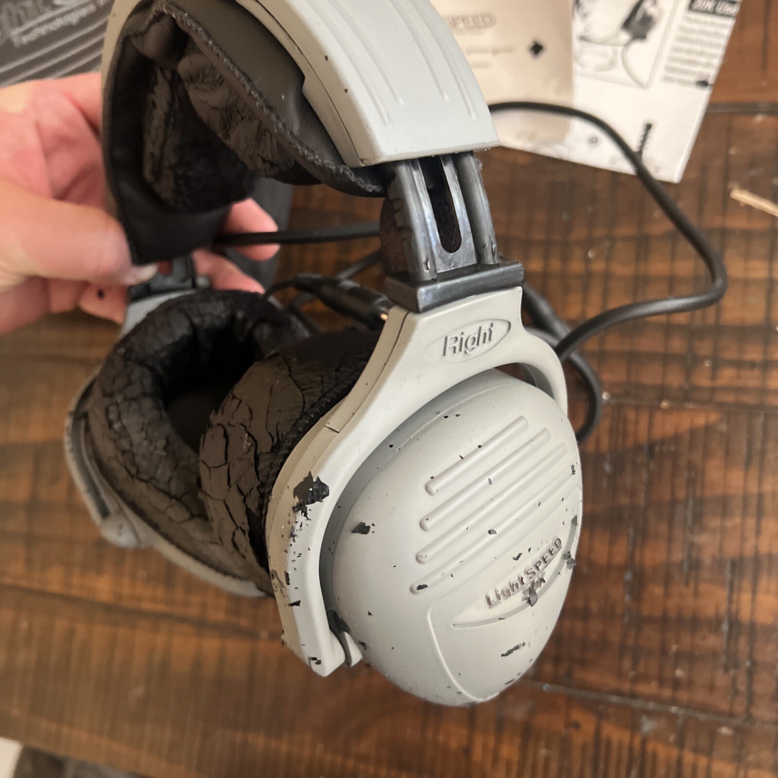 LightSpeed 20K Aviation Headphones with Carrying Case Read