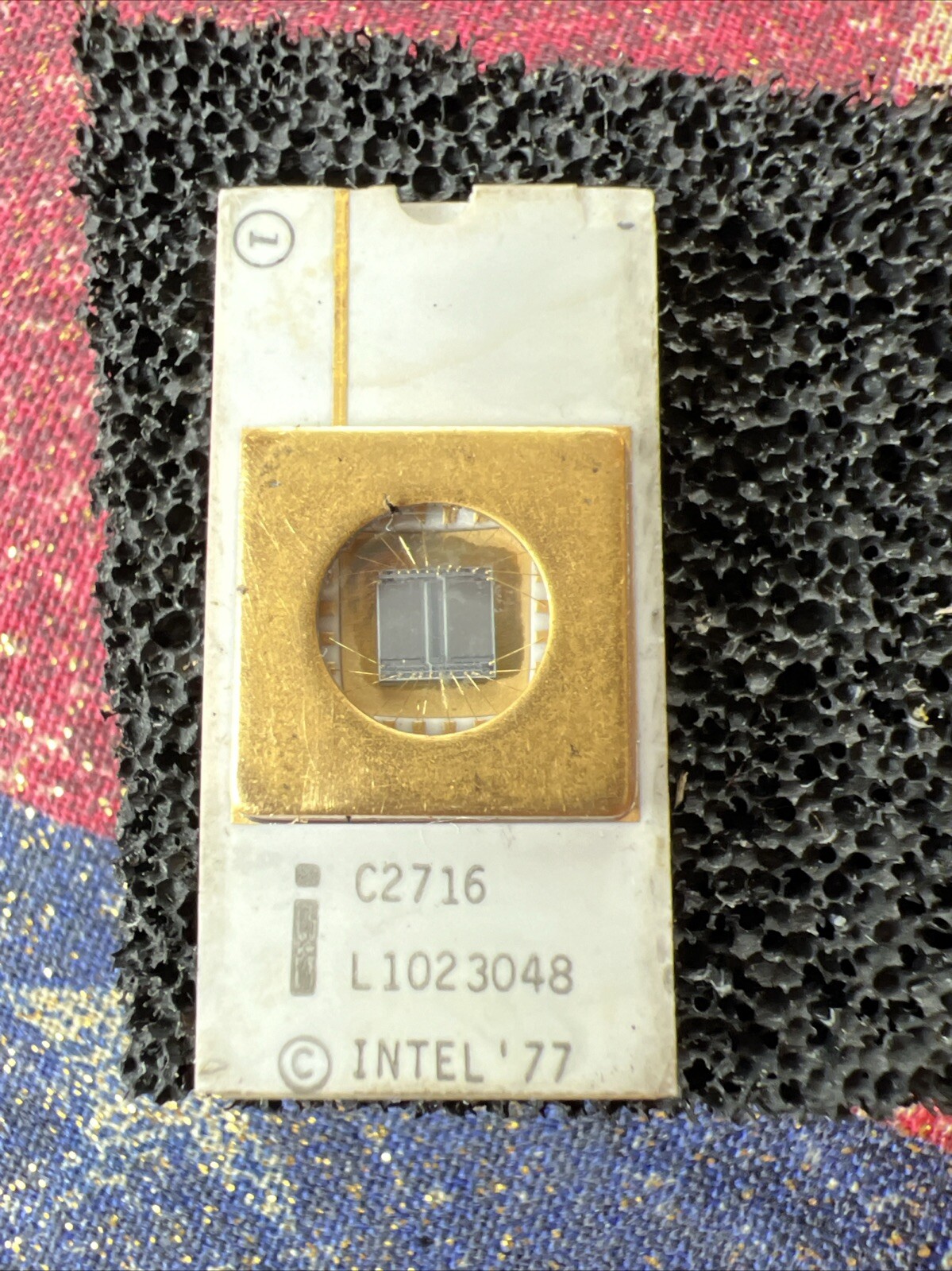 **  Quantity 1  **   Intel C2716 2716 vintage 1977 ceramic white gold EPROM PROM