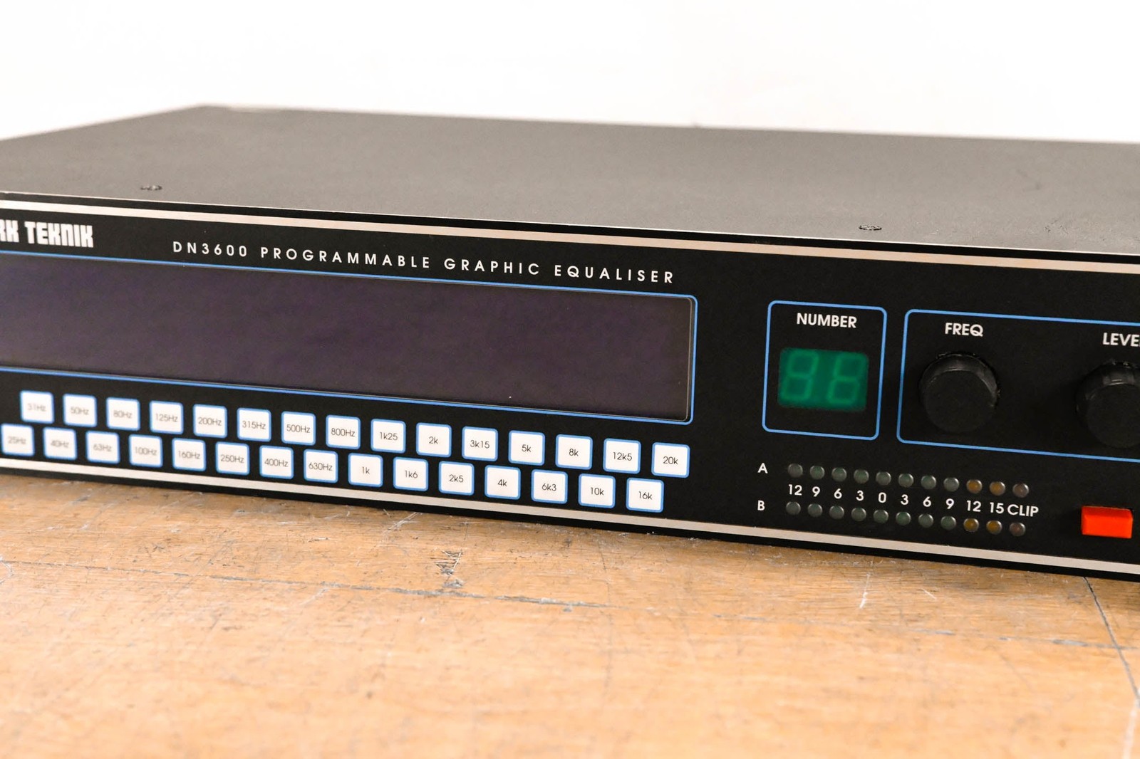 Klark Teknik DN3600 Programmable Graphic Equalizer CG01XTP