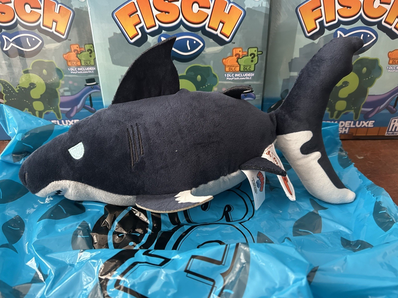 Fisch Deluxe Plush & DLC Included Megalodon Fish Plush