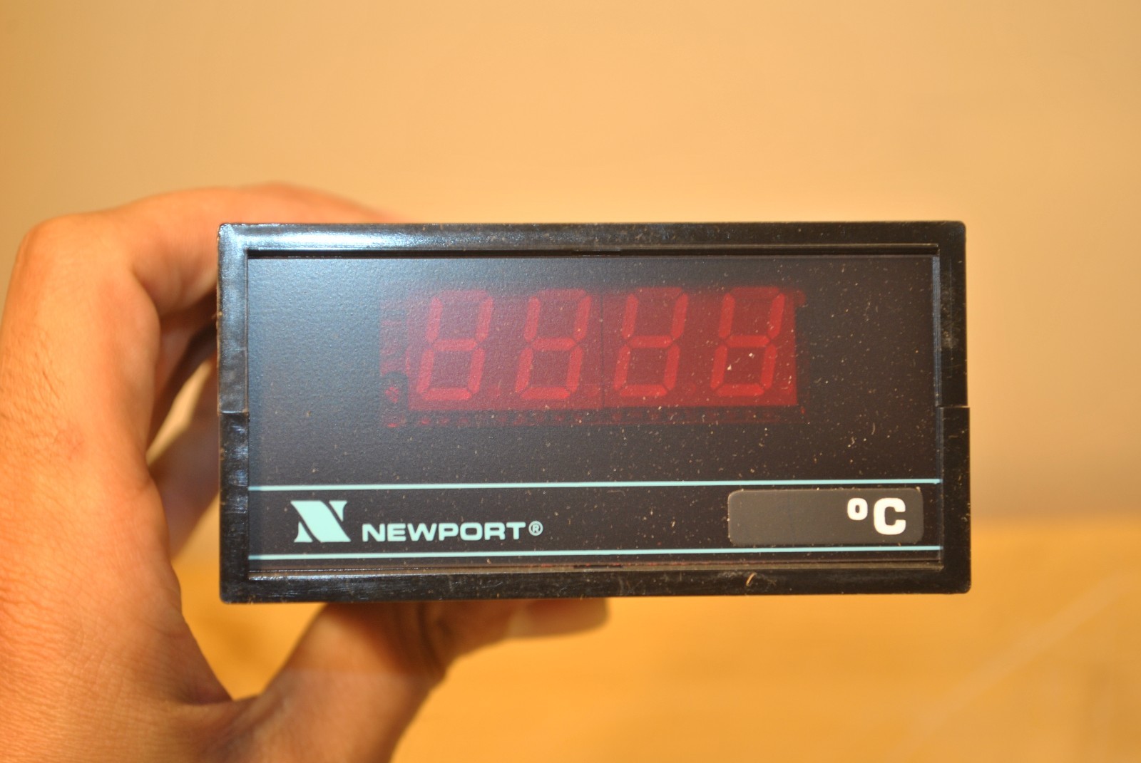 Newport Electronics Q2040-KDC1 Quanta Temperature Controller