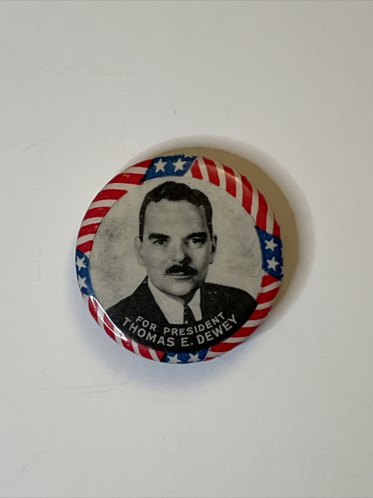 THOMAS DEWEY 1 1/4" CELLULOID PICTURE PINBACK