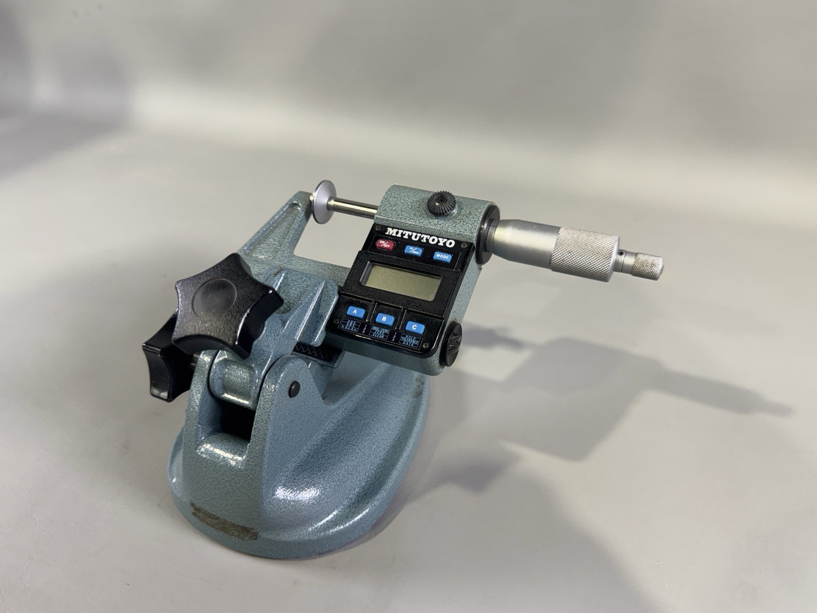Mitutoyo Digital Bench Micrometer 0-1" 323-311