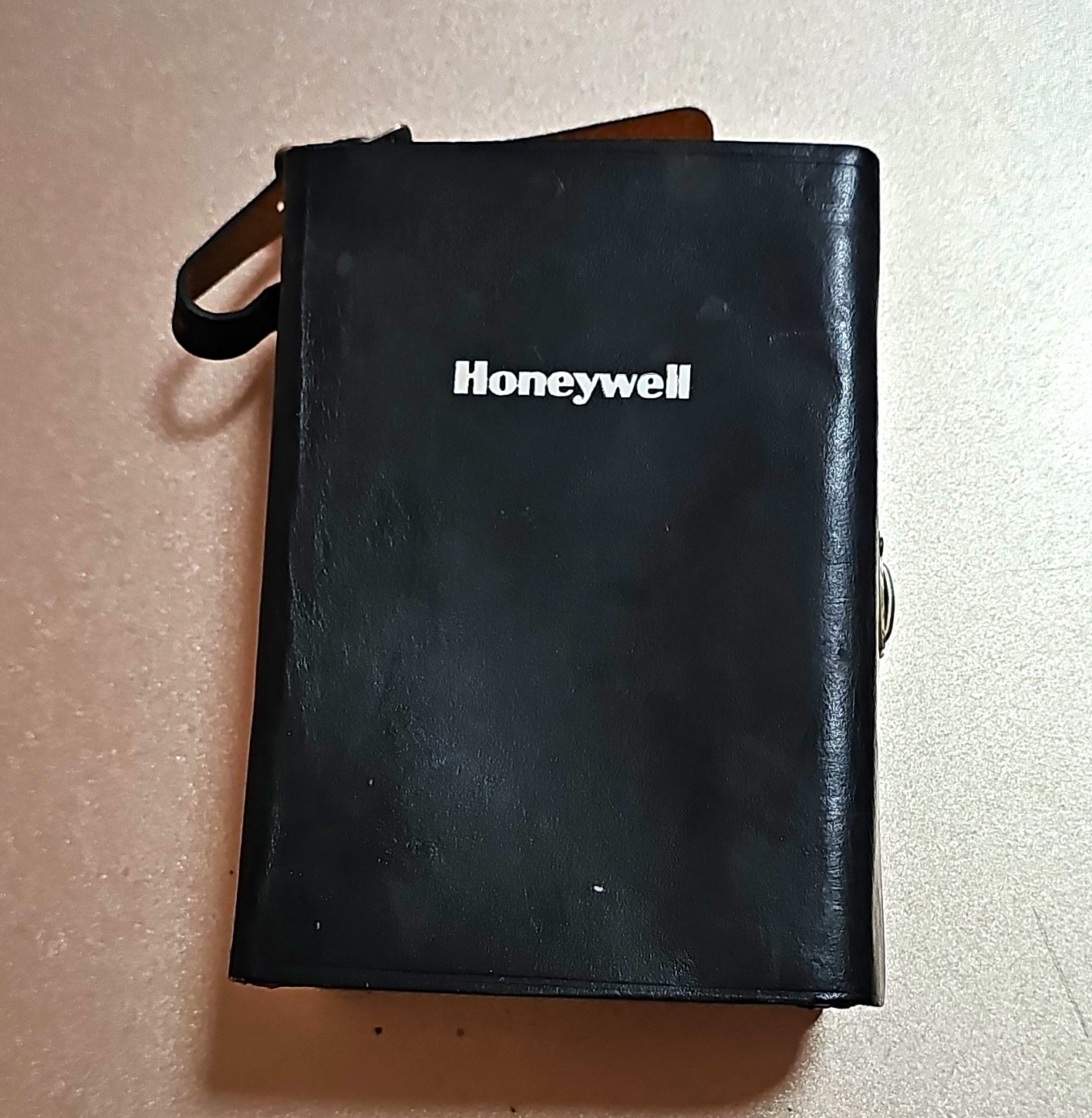 Vintage Honeywell 7644 Analog Test Meter HVAC Flame Safeguard w/ Leather Case.