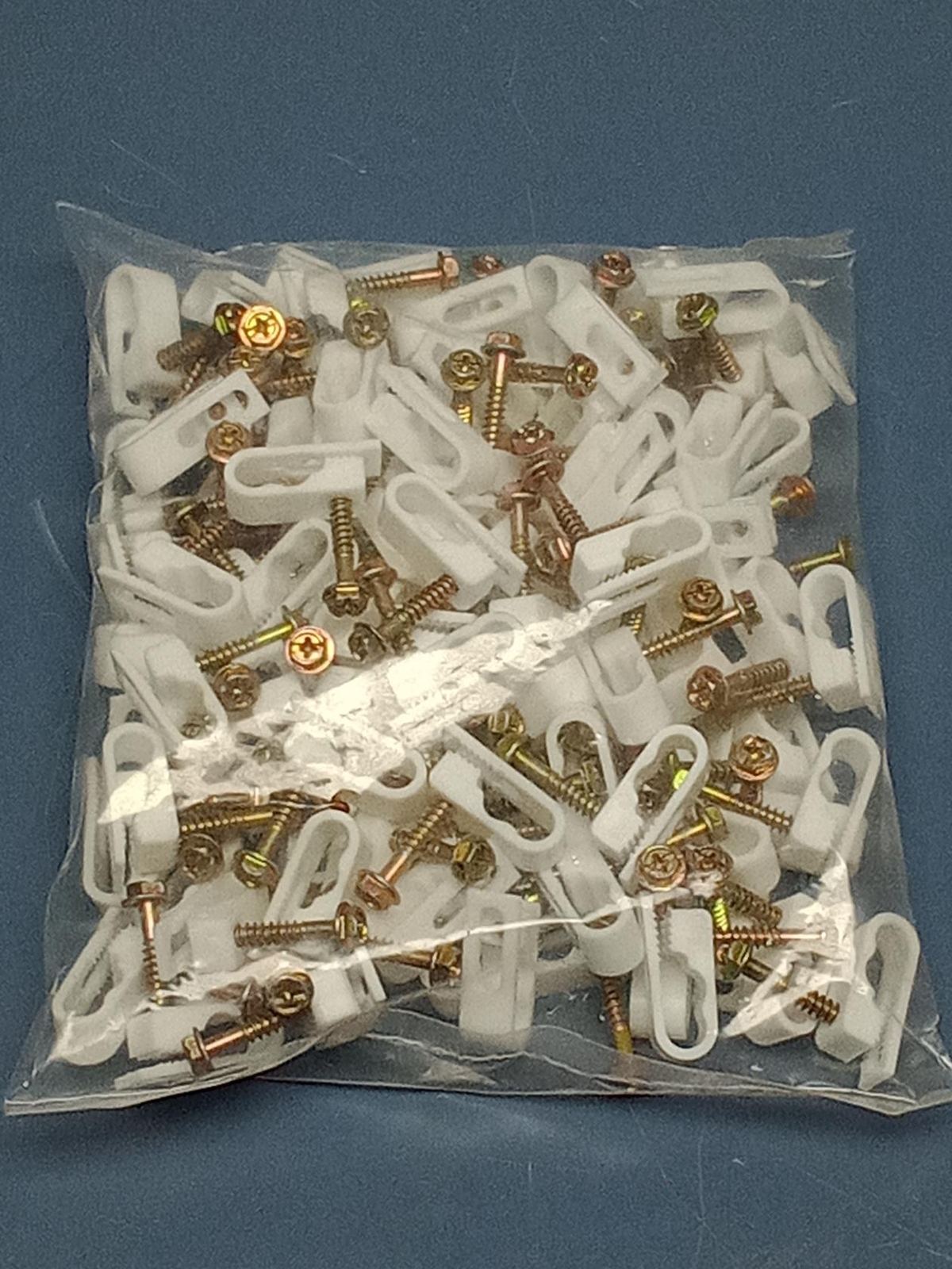 (100 Clips) Dual White FSC-6D-W RG6 SCREW Clips DIRECTV Coaxial - NEW