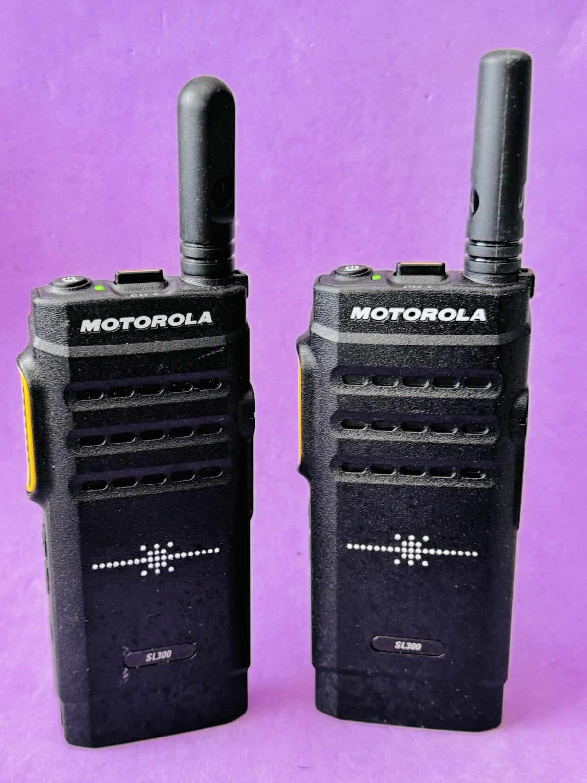 [LOT OF 2] Motorola SL300 VHF AAH88JCP9JA2AN 2-Way Radios w/Batteries