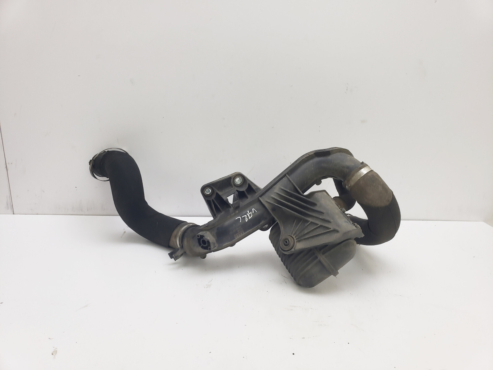 AUDI Q5 8R 2.0 TDI DIESEL AIR INTAKE PIPE WITH RESONATOR 2009