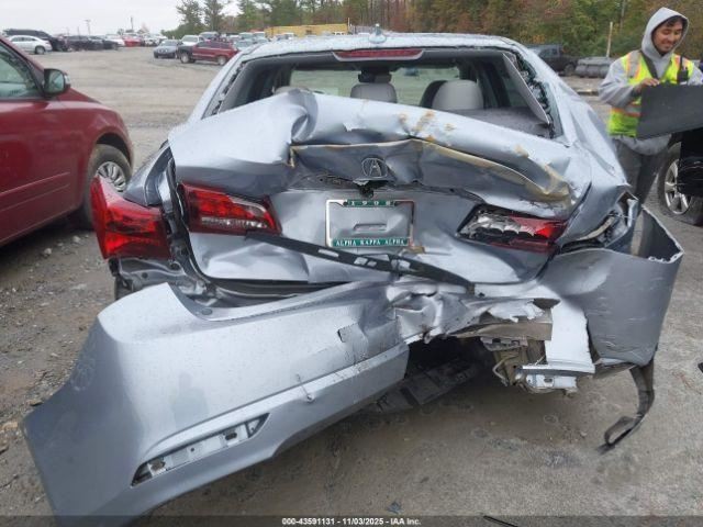 TLX 2016 Glove Box 4923639