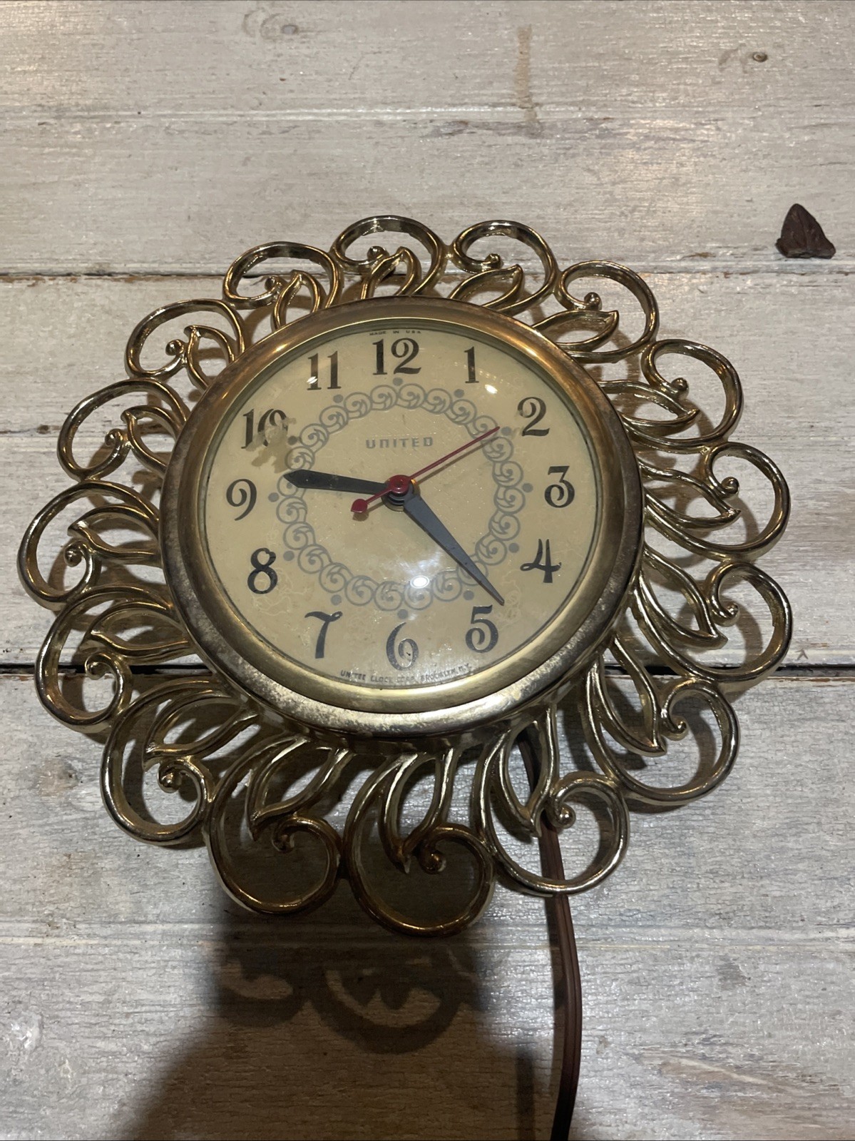 Vintage Wired United Metal Gold Tone Medallion Electric Wall Clock  Tested Works
