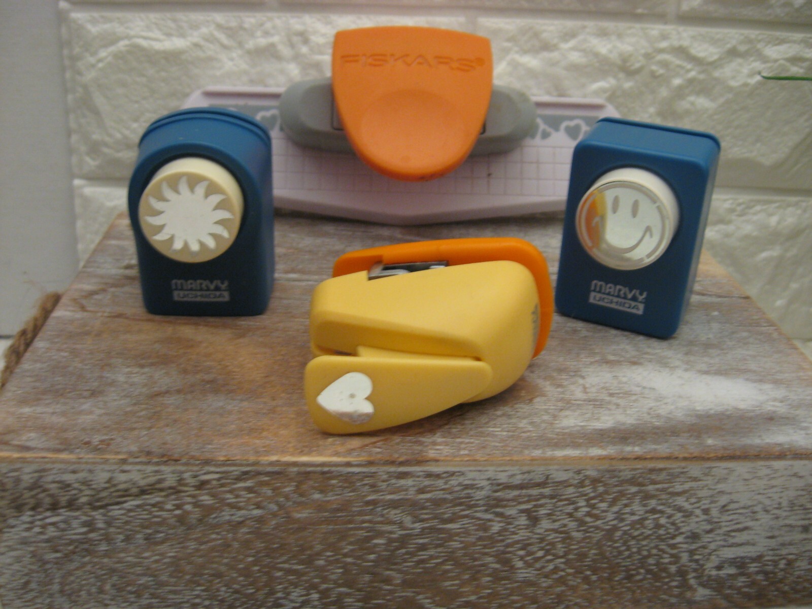 Lot 4 Paper Punch Marvy (3) Fiskar (1) Heart, Smile, Sun, Heart Border Free Ship