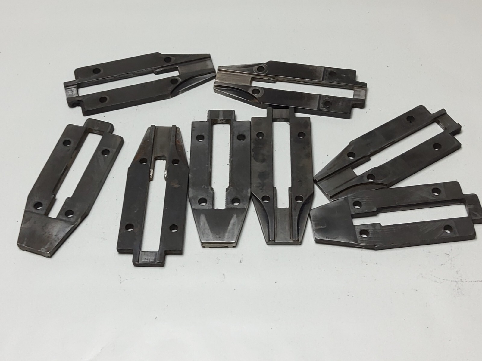 LOT OF 8 BEA BACK NOSE 2080001771 (USED)