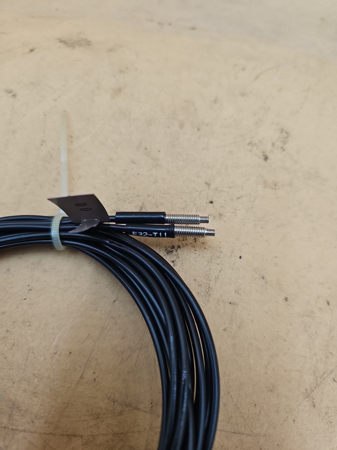 Omron E32-T11 Photoelectric Switch Fiber Unit Wire