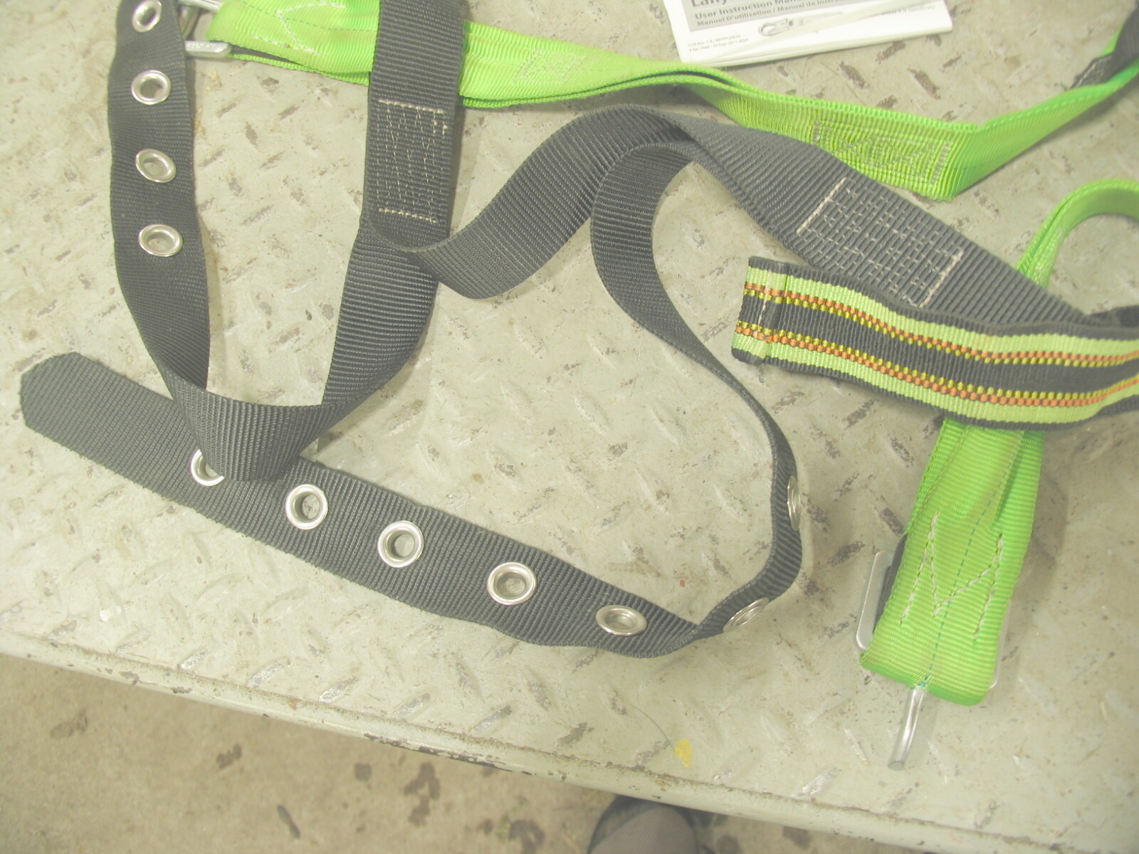 Honeywell miller python body harness 400lb Max