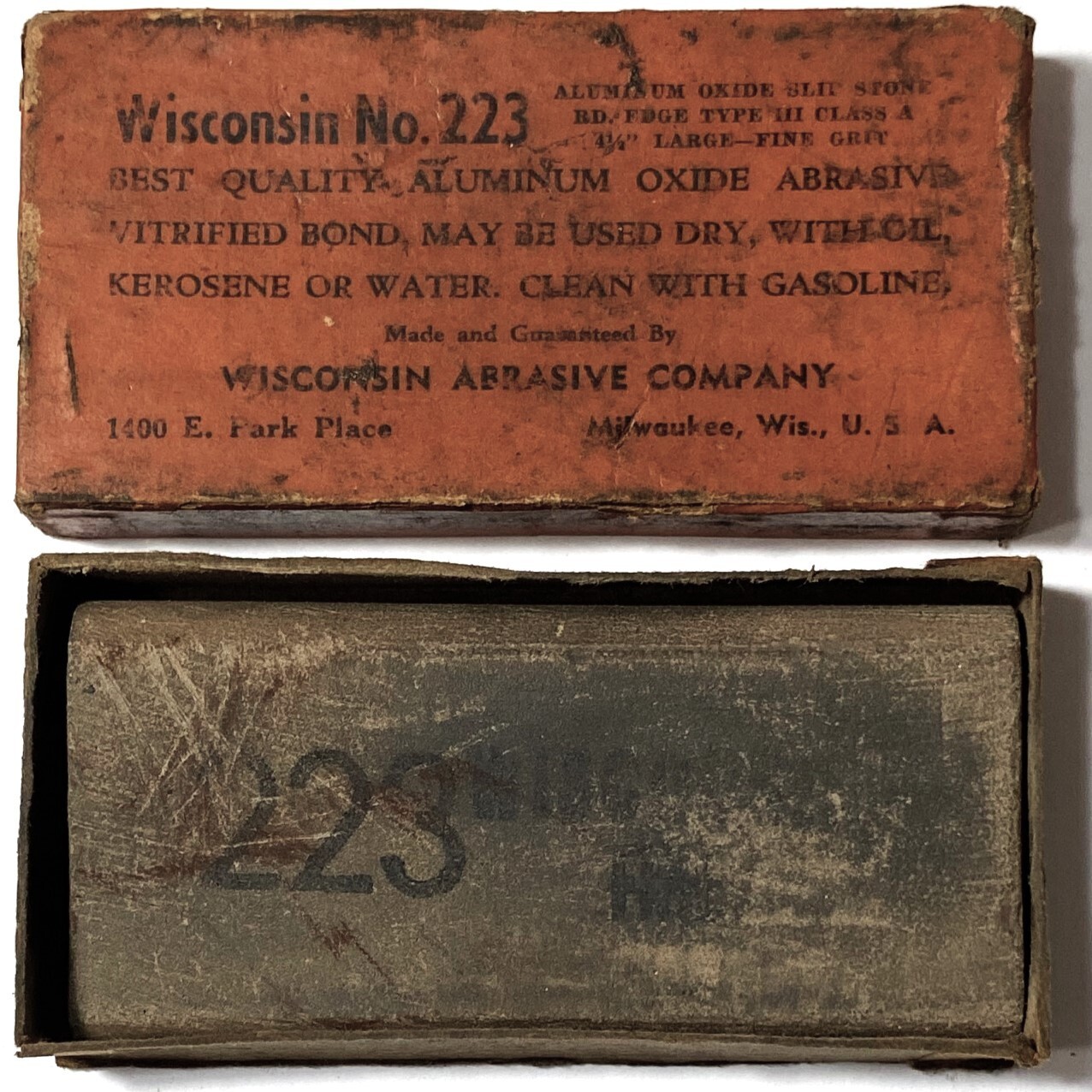 Vintage 4.5" Wisconsin Abrasive No. 223 Aluminum Oxide Dry Oil Stone in Box