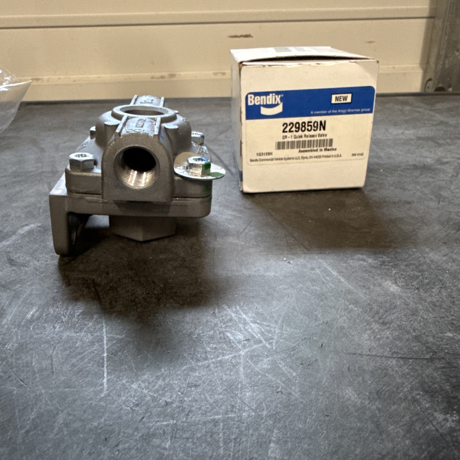 BENDIX QR-1 BRAKE QUICK RELEASE VALVE - 229859N - New In Package