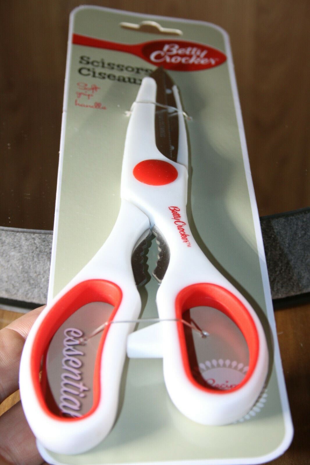 Betty Crocker Essentials White 9.5" Kitchen Scissors Stainless Steel Blades NWT