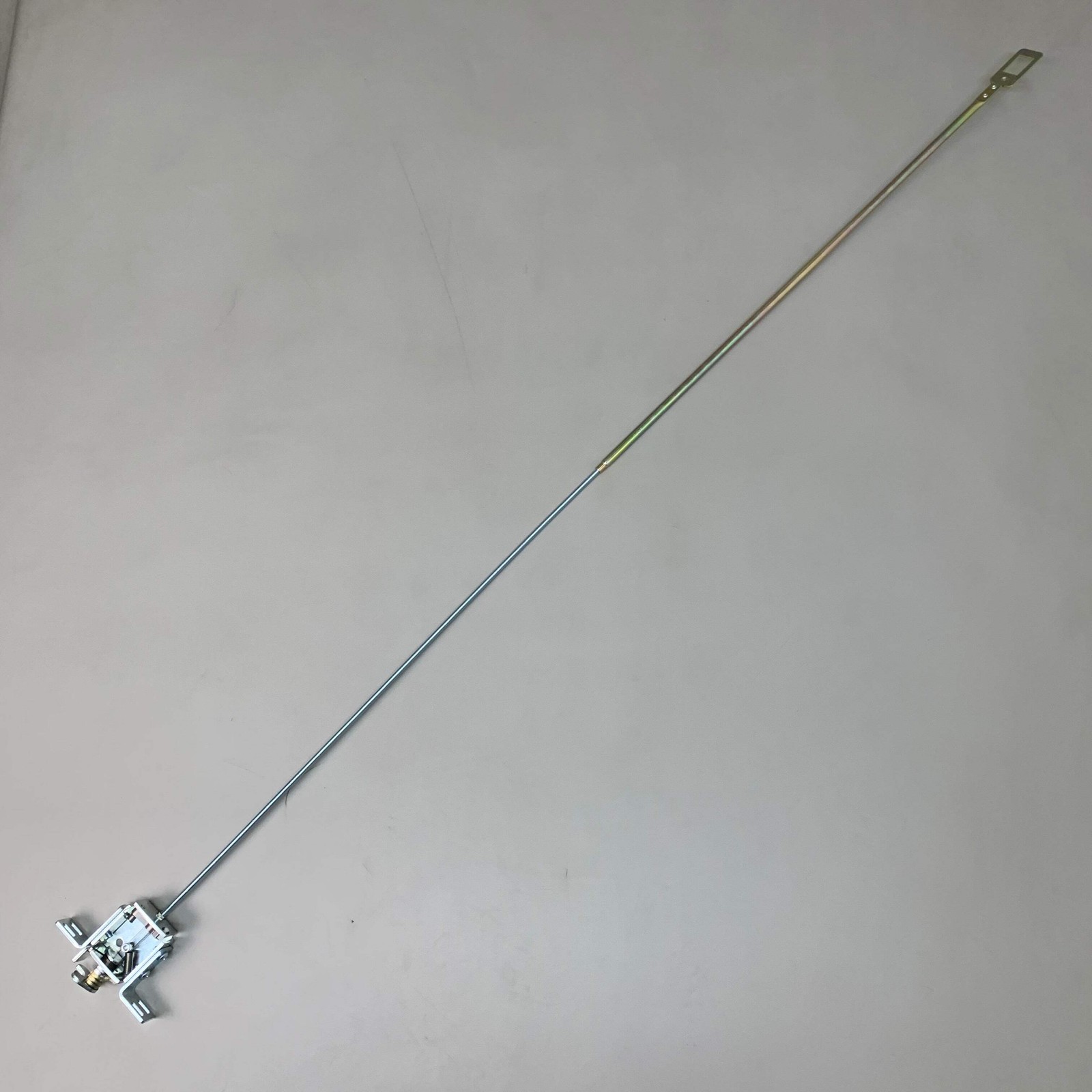 ASSA ABLOY ADAMS RITE Actuator & Rod Assembly For 6-8' Door 46.5" Long 31-0146-0