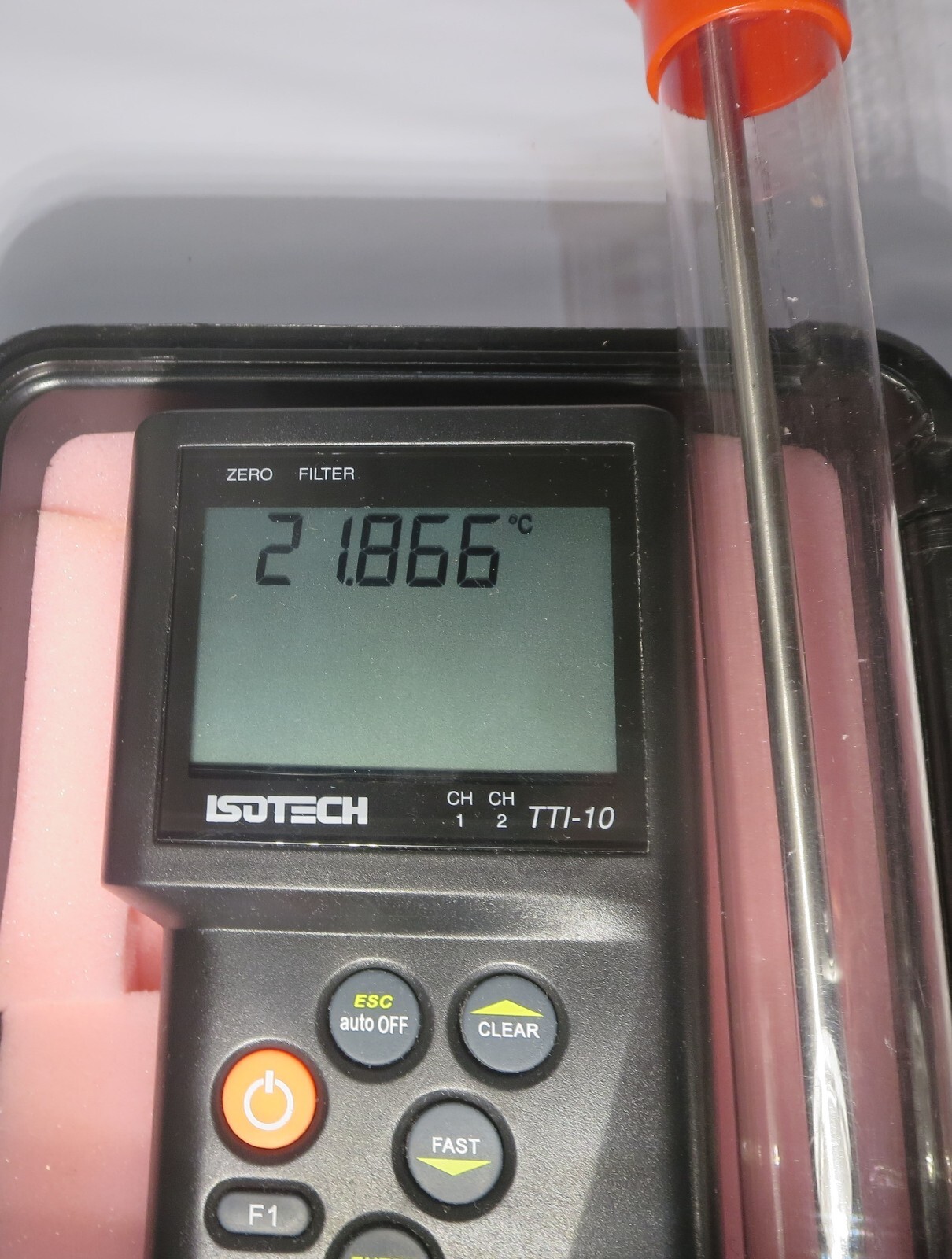 ISOTECH TTI-10, 2ch Precision Thermometer with one reference probe.