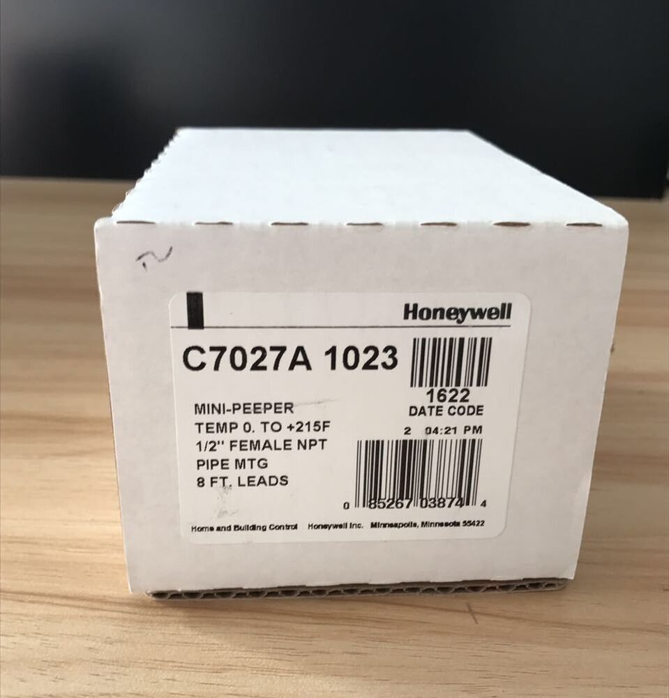 New Honeywell  C7027A 1023 Flame Detector Sensor In Box C7027A1023