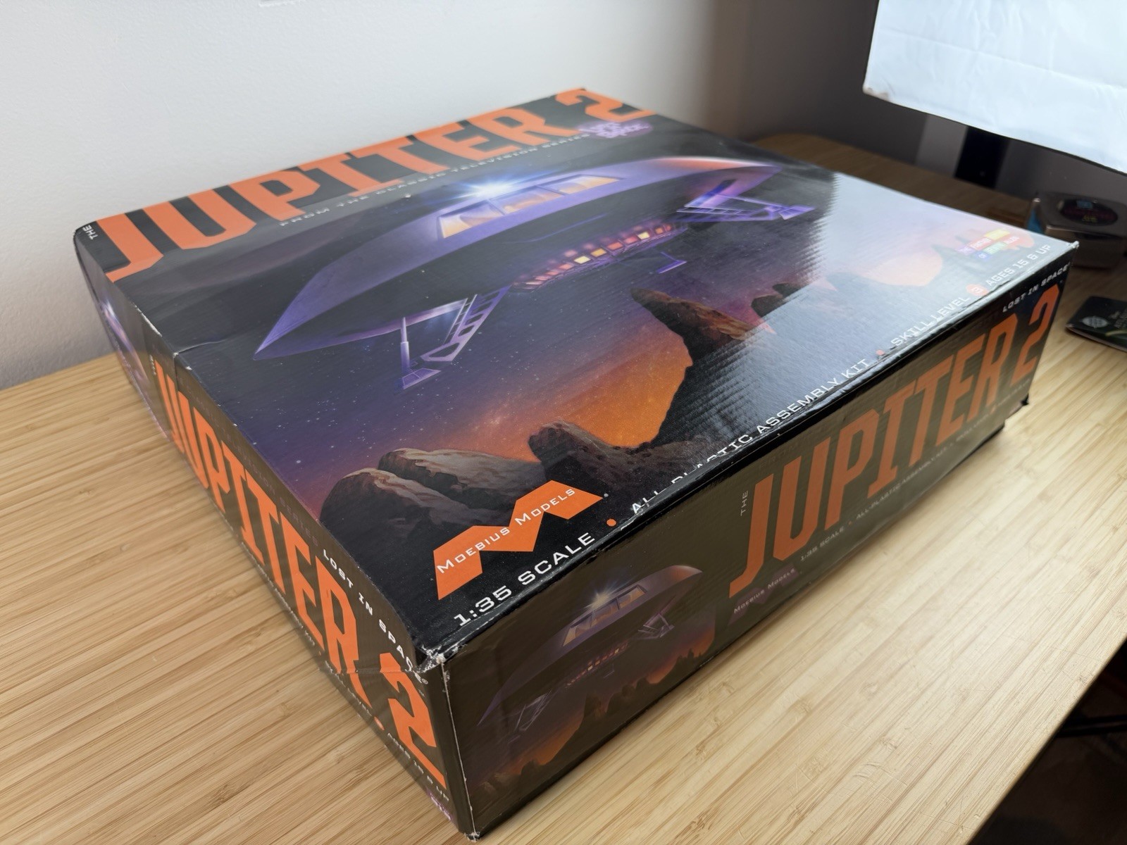 Lost In Space Jupiter 2 Model Kit #913 Moebius Models 1:35 SCALE ~NEW in BOX
