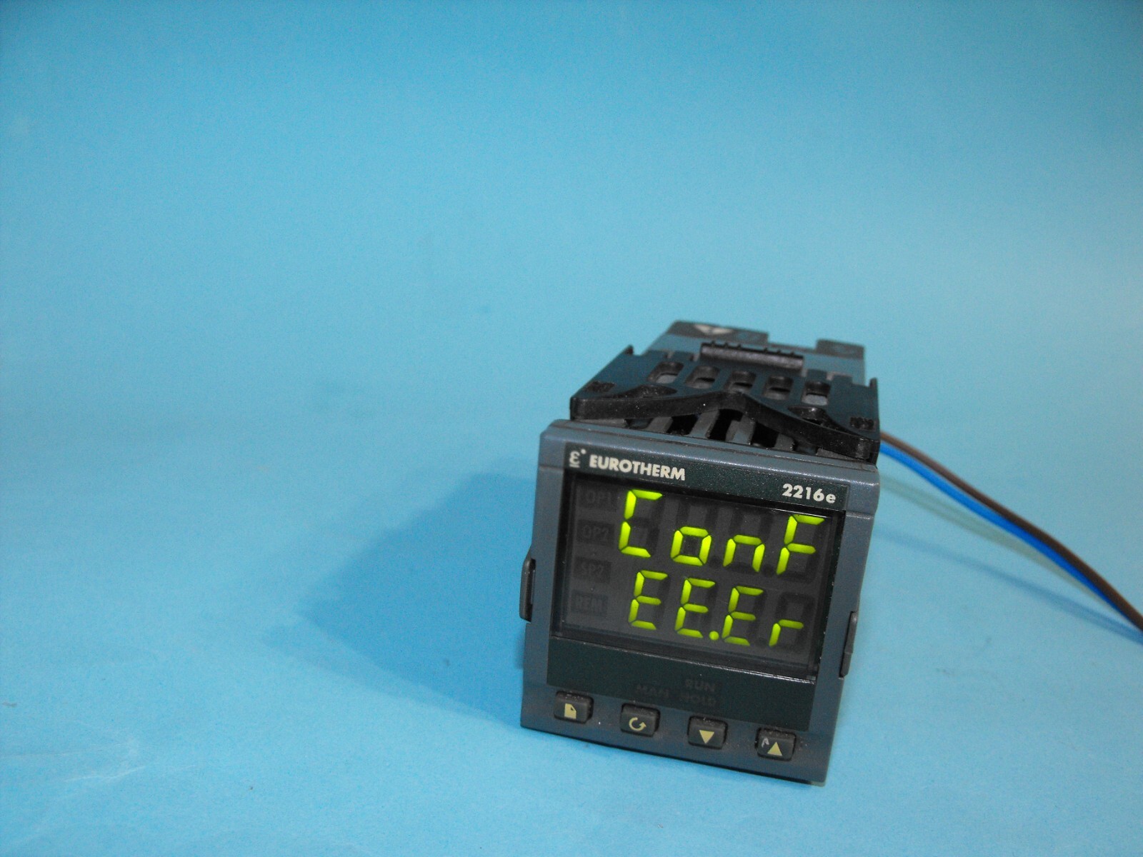 Eurotherm 2216E.Temperature Controller.H/W2216E/CC/VH/RH.100-240.USED
