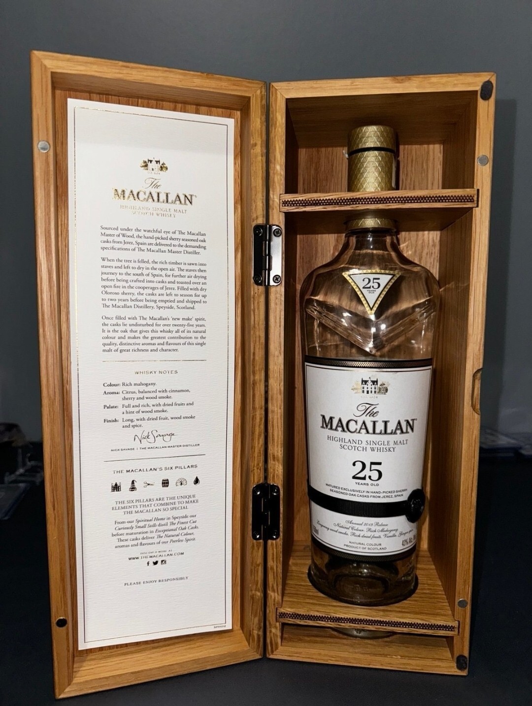 Macallan 25 Year Old Highland Scotch Whisky Single Malt Empty Bottle W/ Box