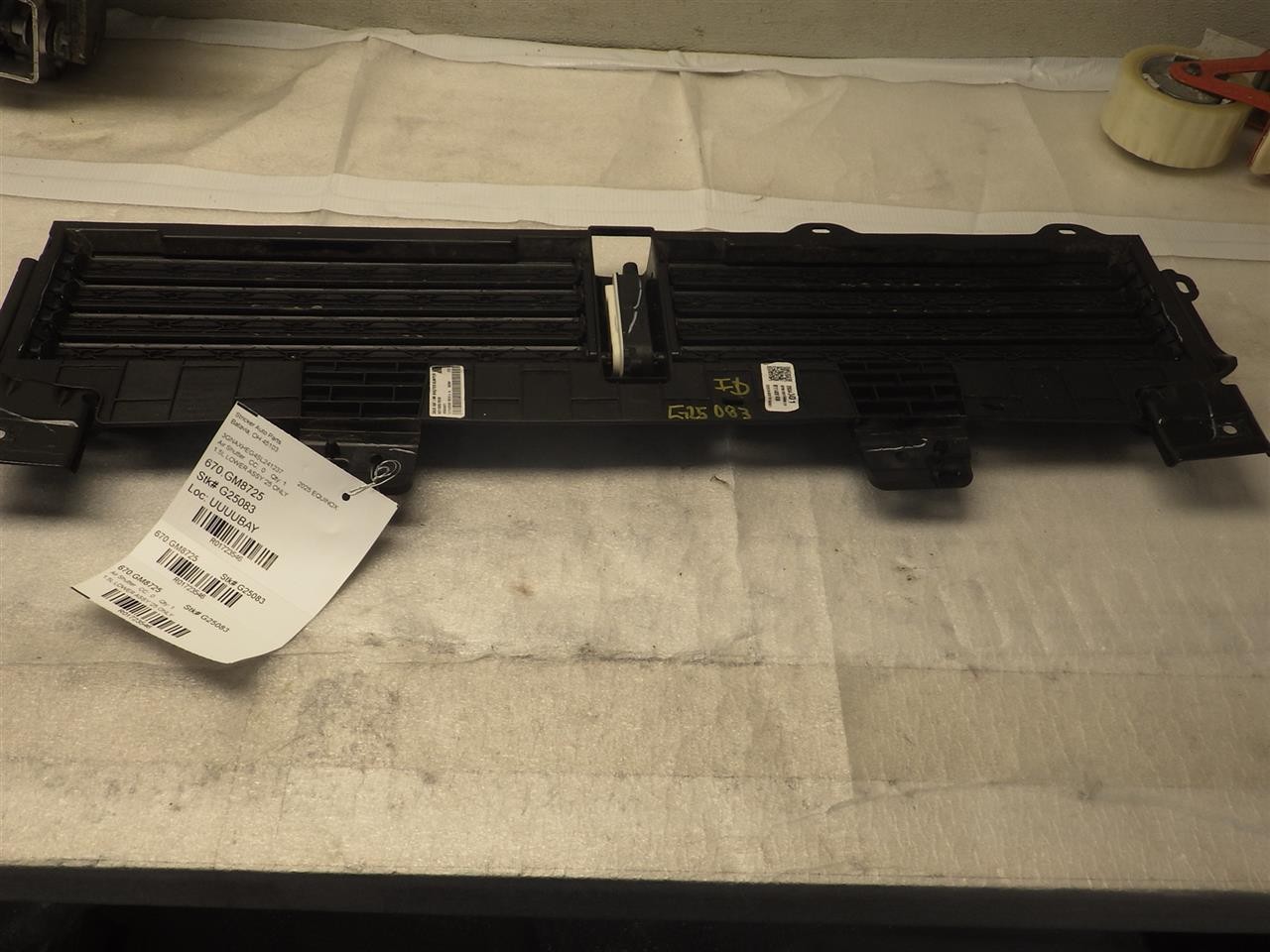 2025 Equinox LT Lower Air Shutter 1723546