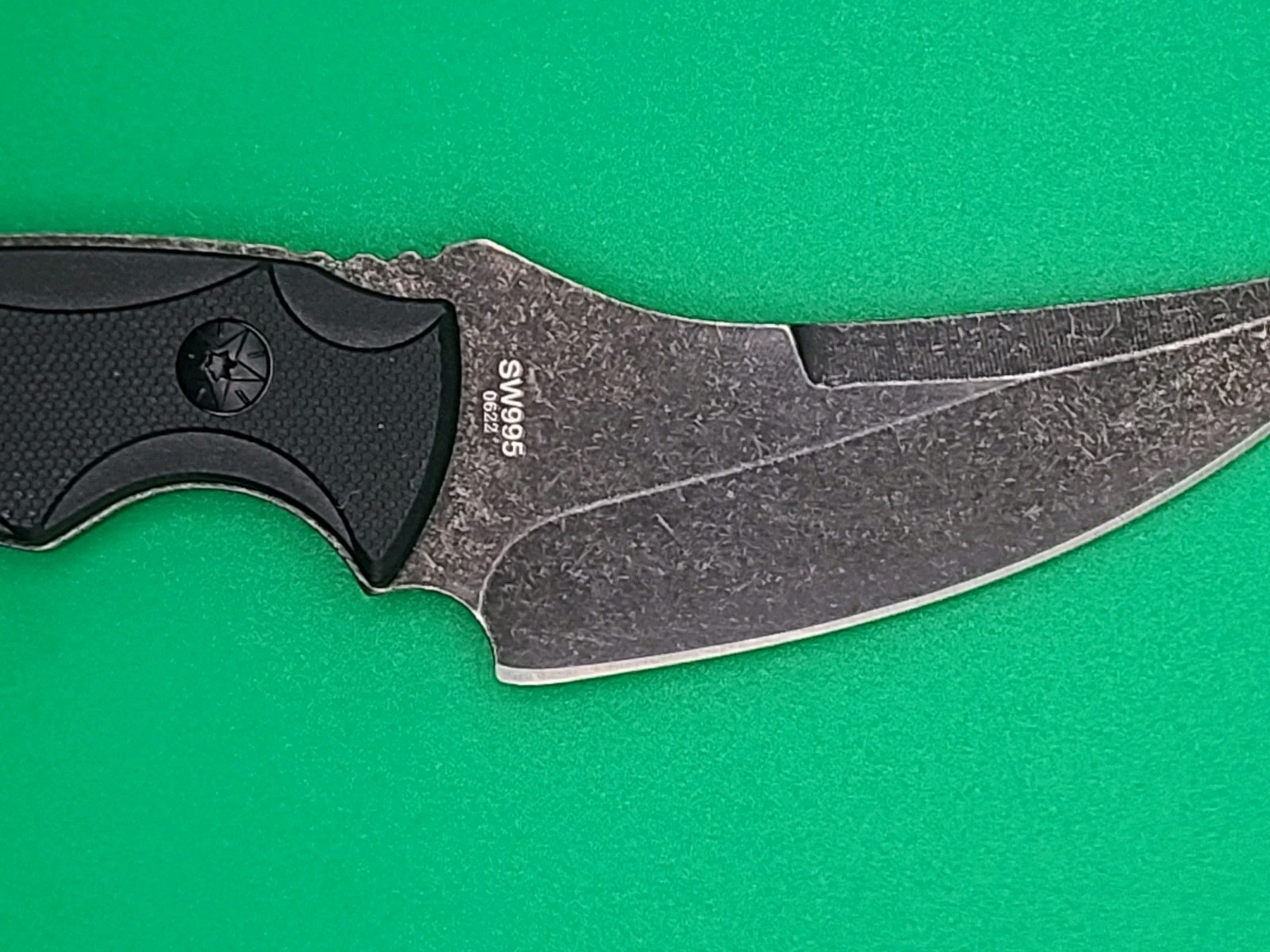 Smith & Wesson 8.5" Stainless Karambit Fixed Blade Neck Knife Model SW995 - New