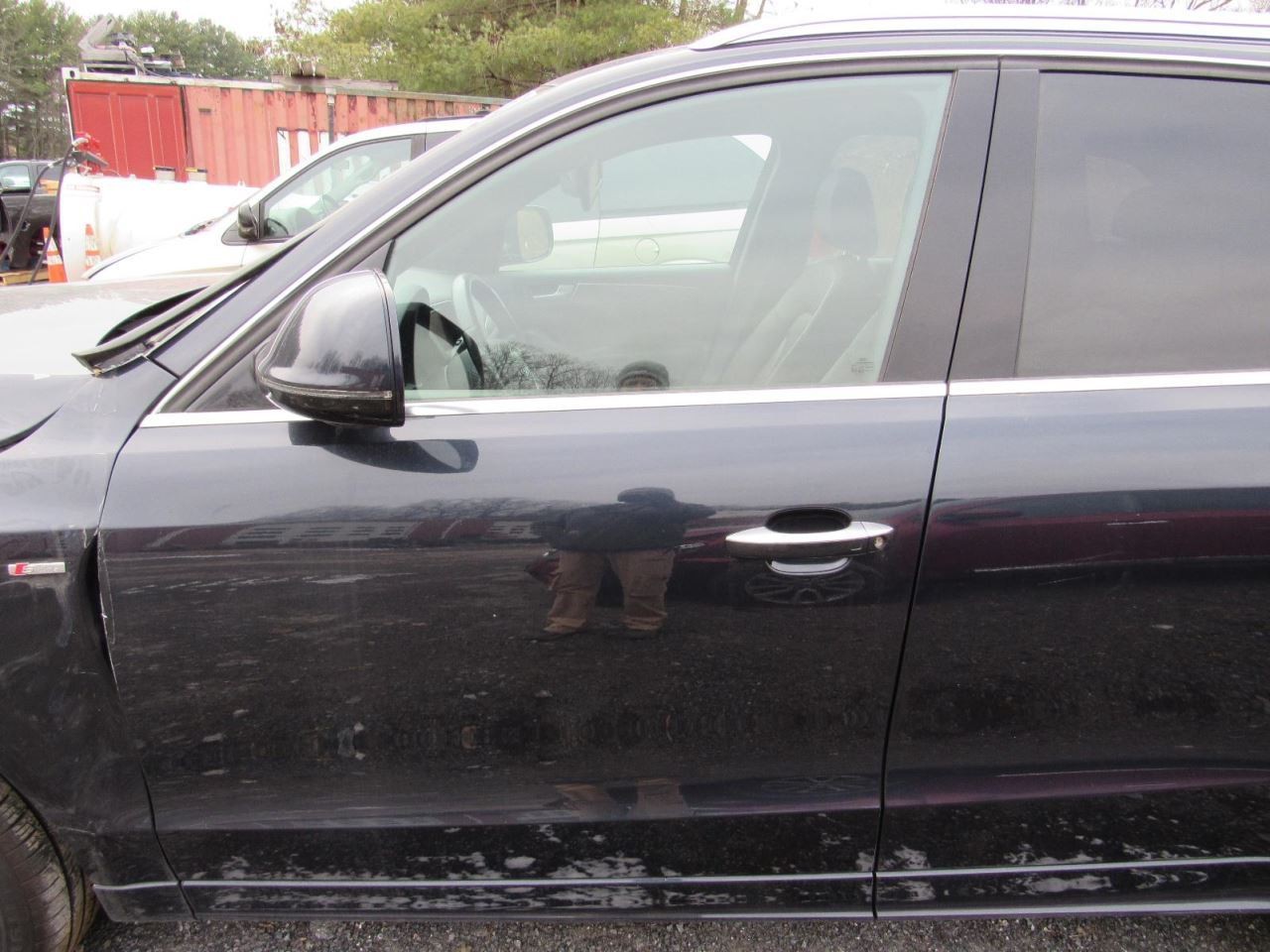 Q5 2015 Glove Box 1104746