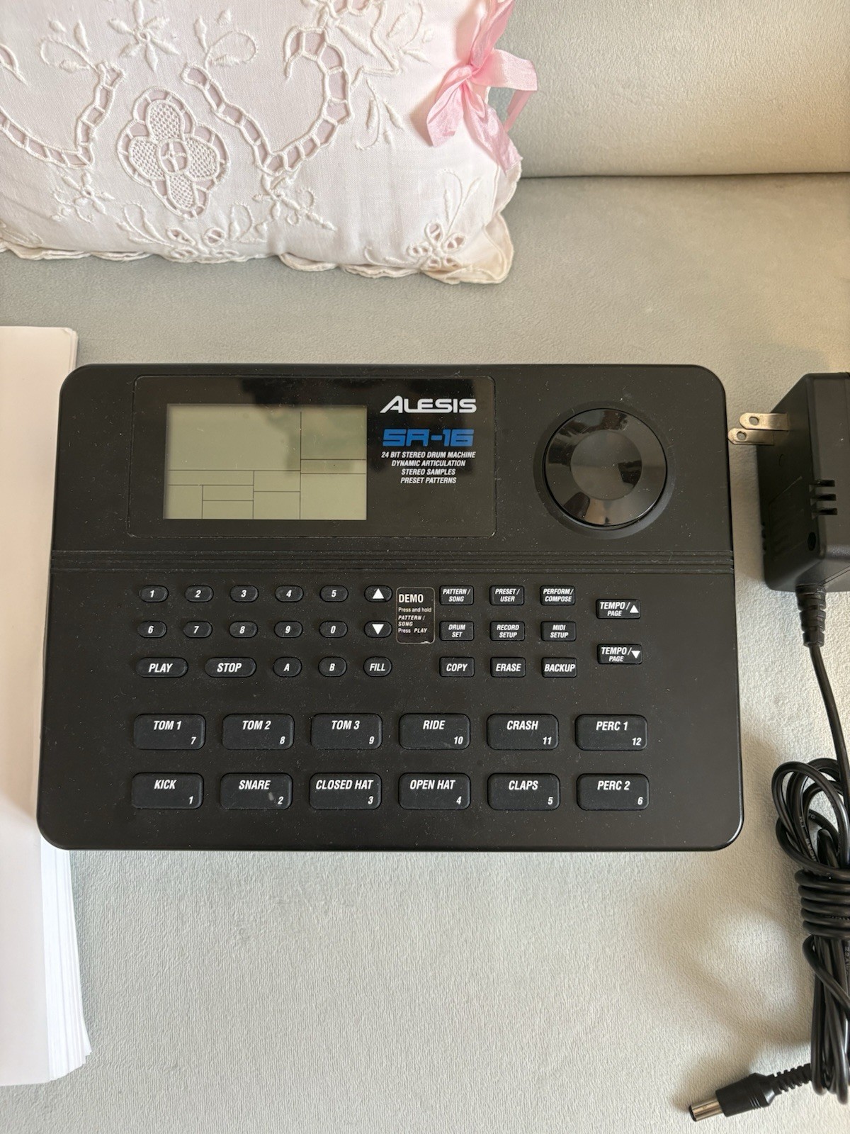 ALESIS SR-16 drum machine