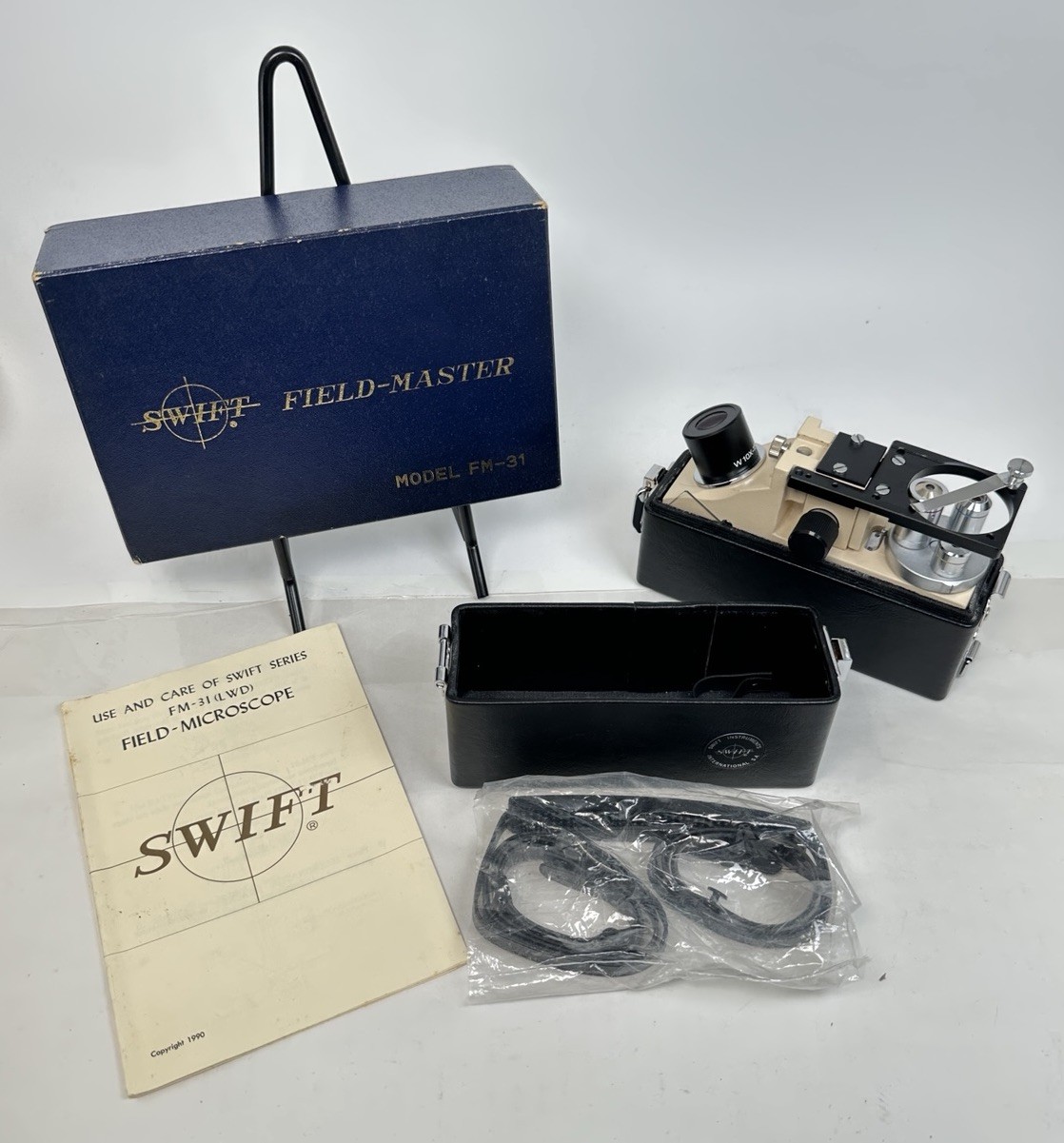 Swift FM-31 LWD Field-Master Microscope W/ Carry Case, Strap, Box + Manual MINT