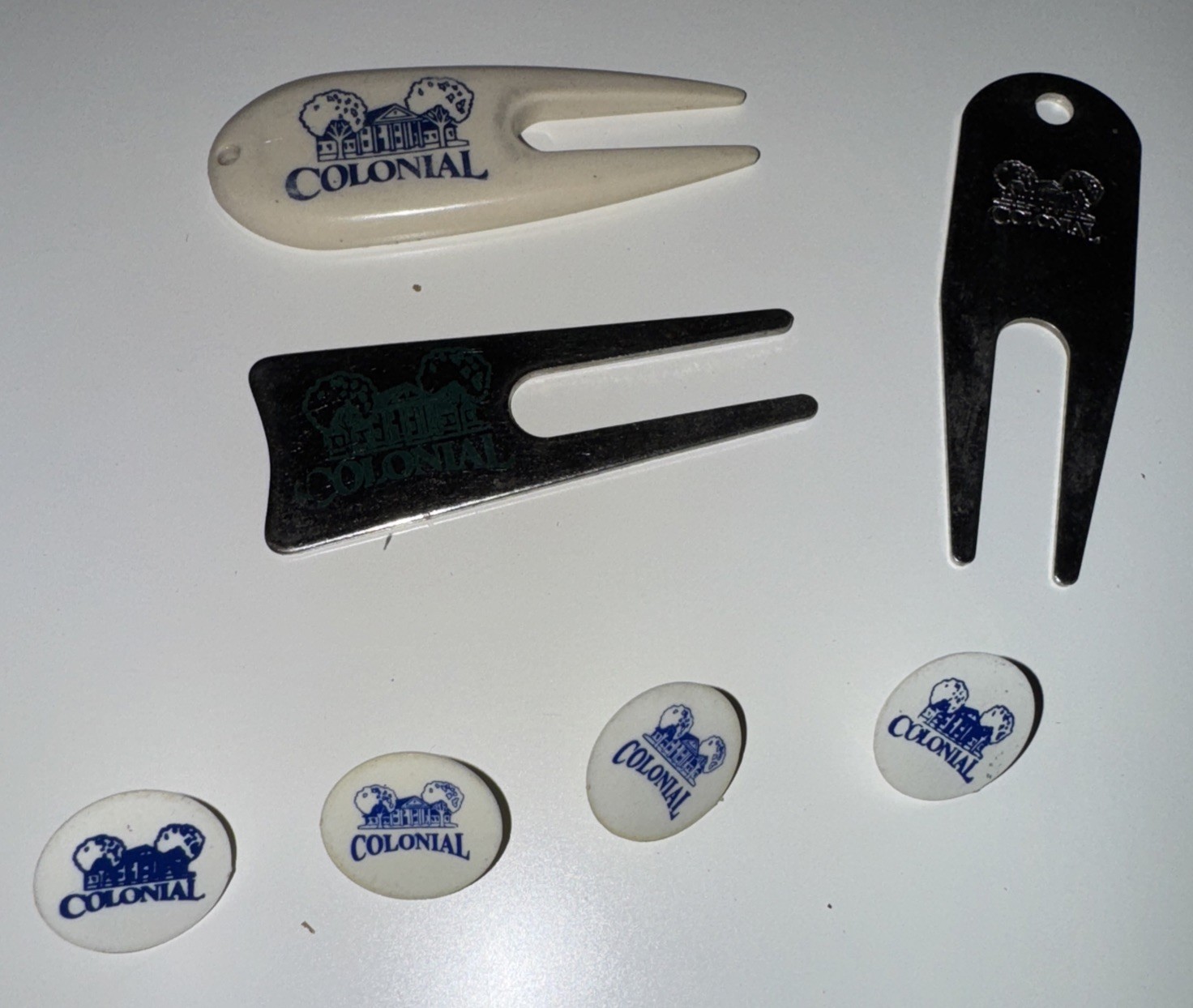 Colonial Country Club Divot Tool Lot Of 3 And Ball Markers Lot Of 4 Vintage