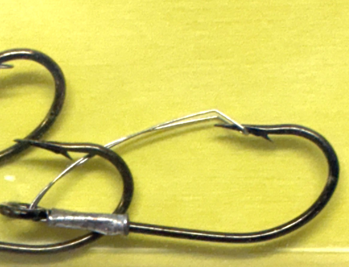 4 PACKS Mustad W3369A Weedless Hook Size 6 Bronze 3 Count Package