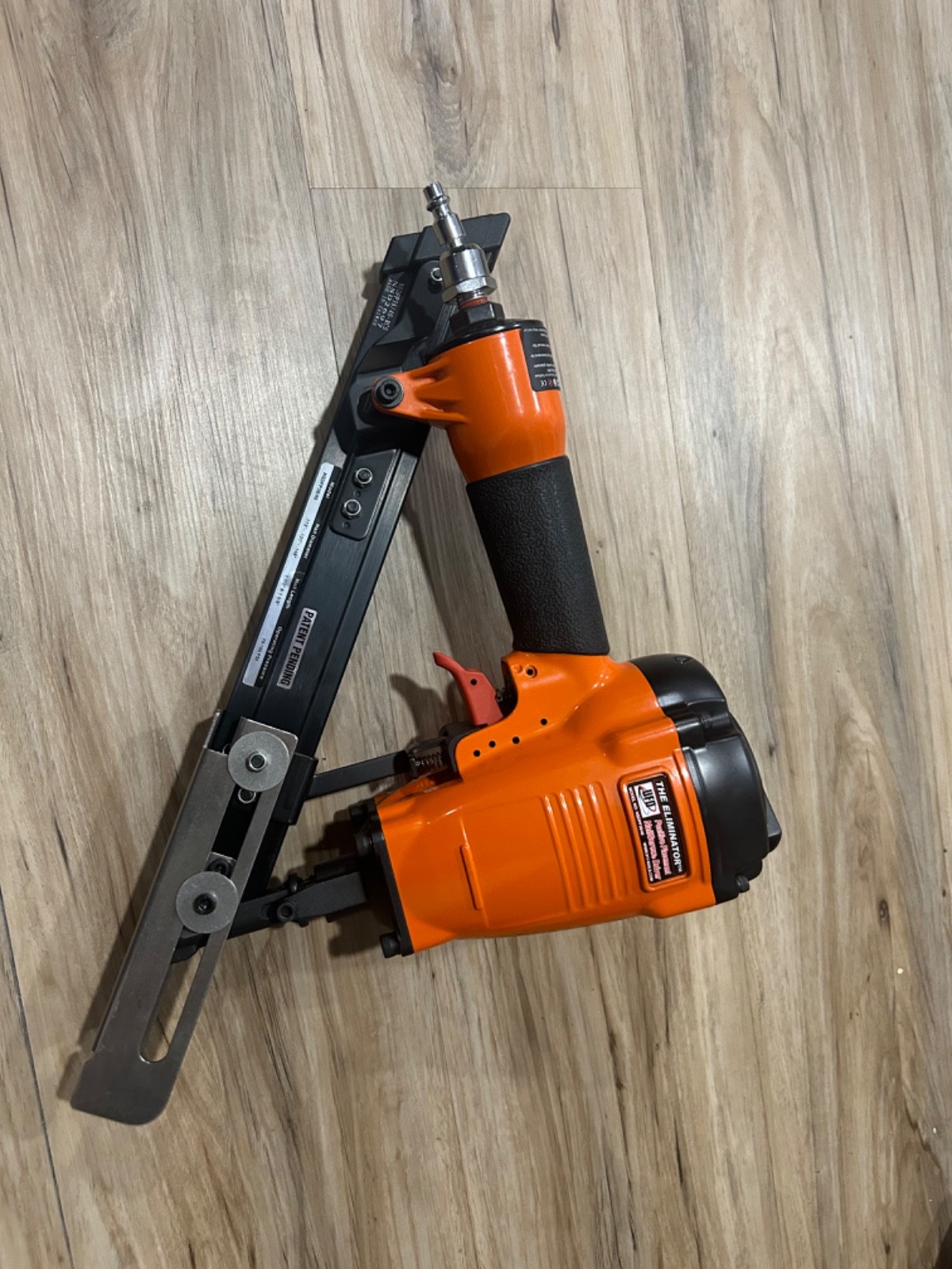 UFO The Eliminator Pneumatic -30°-34° Nail-Screw® Driver
