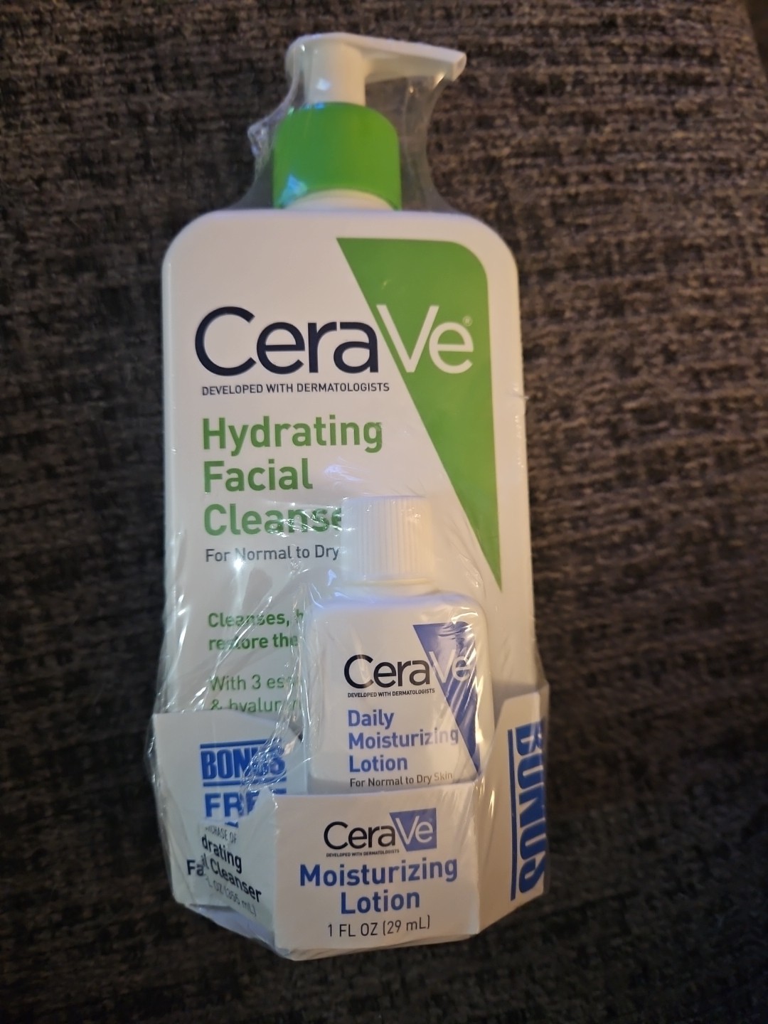 CeraVe Hydrating Facial Cleanser Face Wash Normal Dry Skin Pump Hyaluronic 12 oz