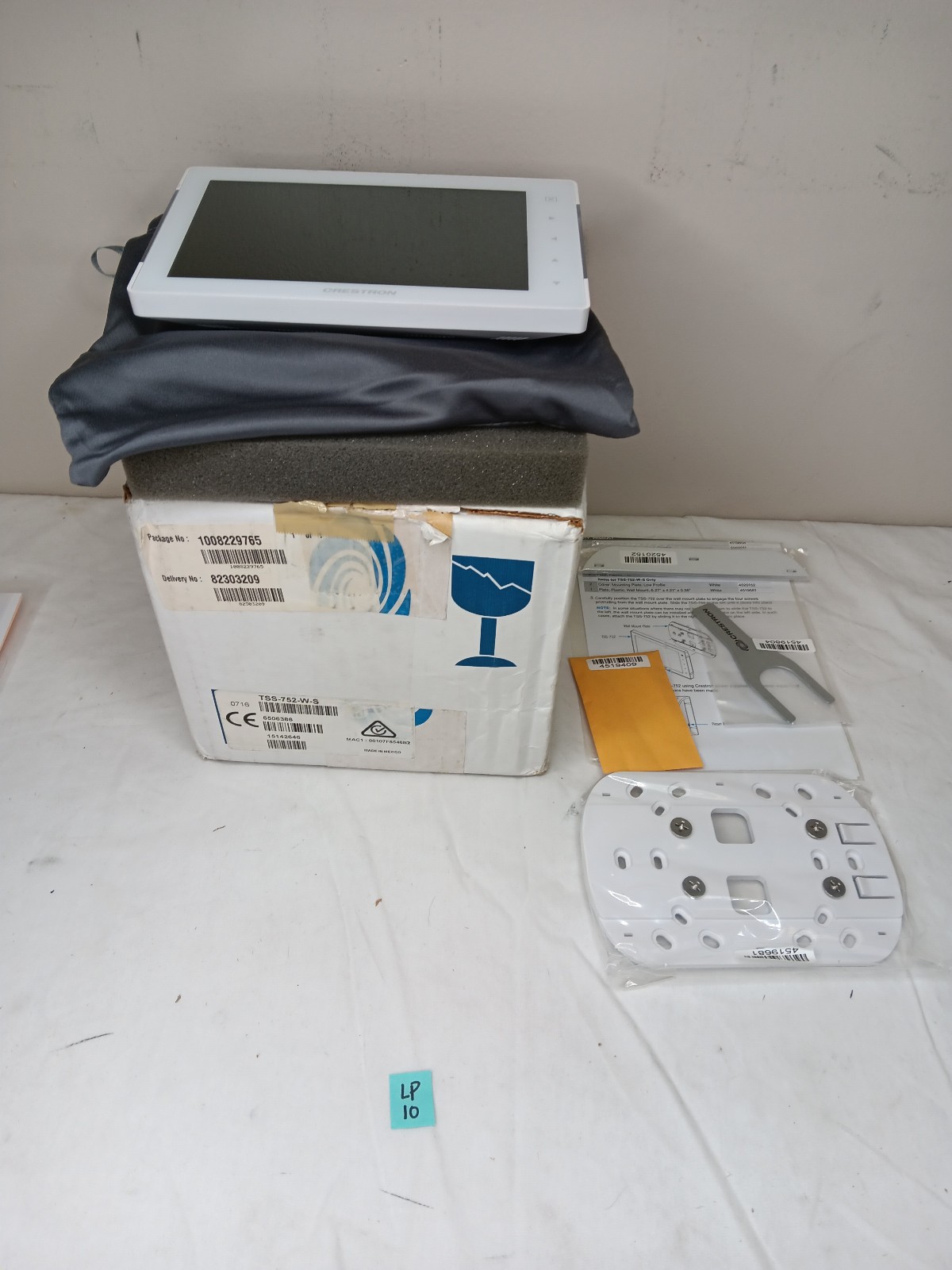 Crestron TSS-752-W-S 7" Touch Screen Control Panel White 6506388