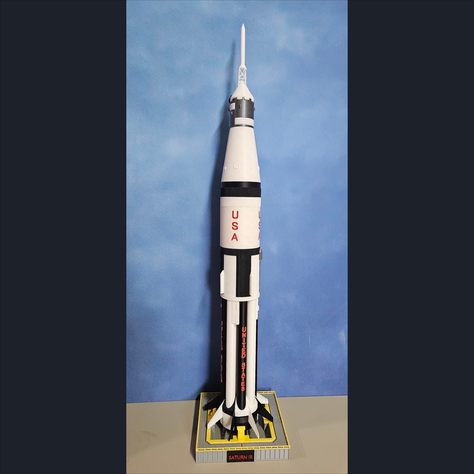1:144 US NASA Apollo Saturn 1B Saturn IB Manned Launch Vehicle 3D Printed Model