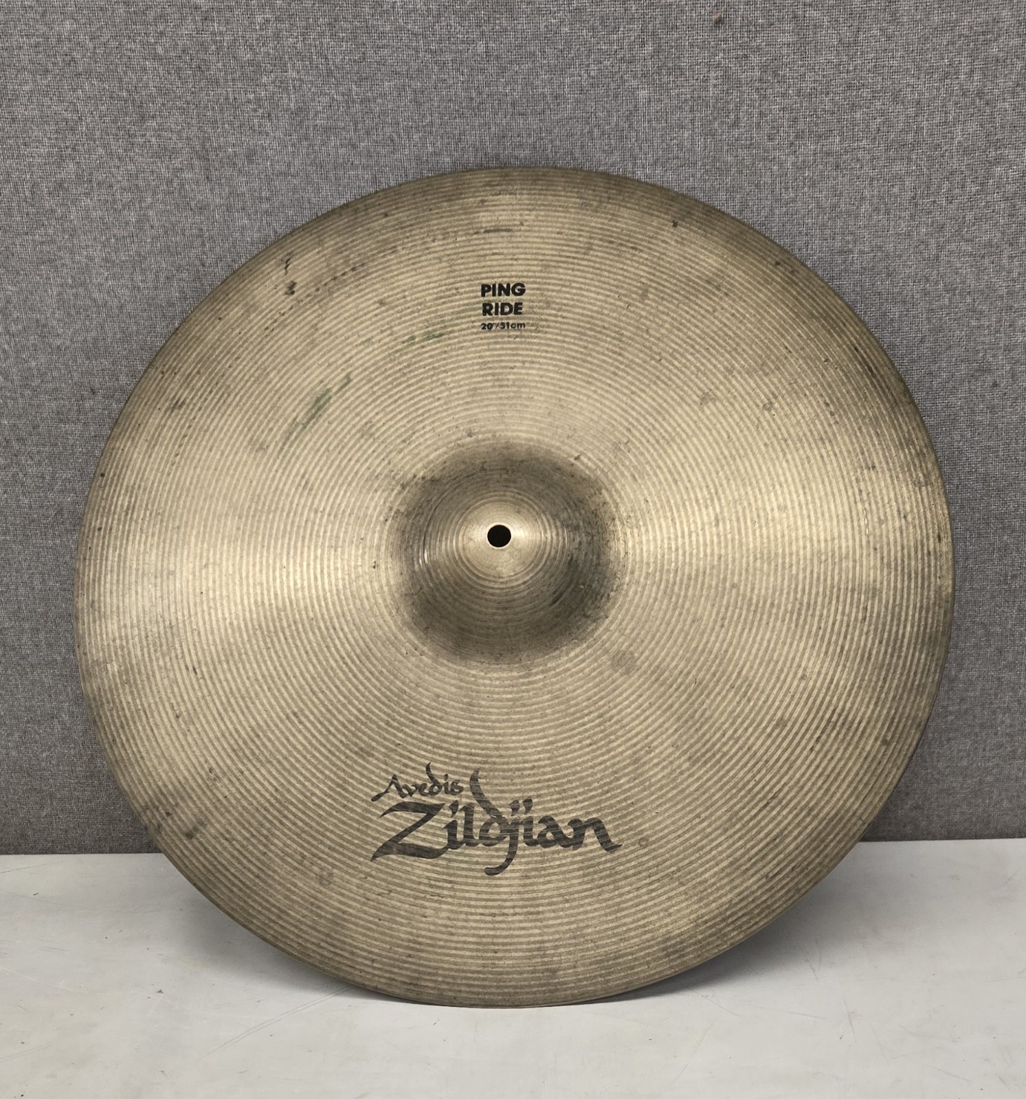 Zilldjian 20" Ping Ride Cymbal  Meduim / Heavy 2710 Grams Includes Zildjian Bag