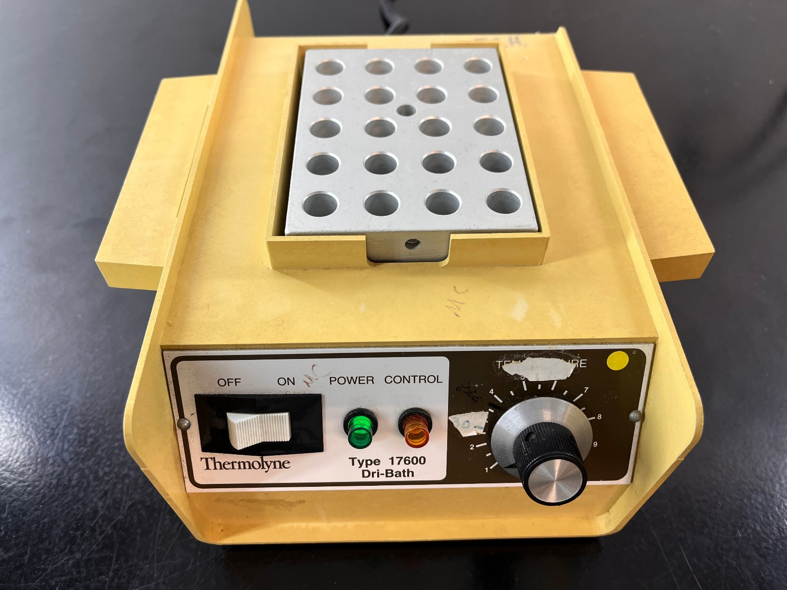 Barnstead Termolyne Type 17600 Dry Bath DB70615 with BK165x4A 20-place block