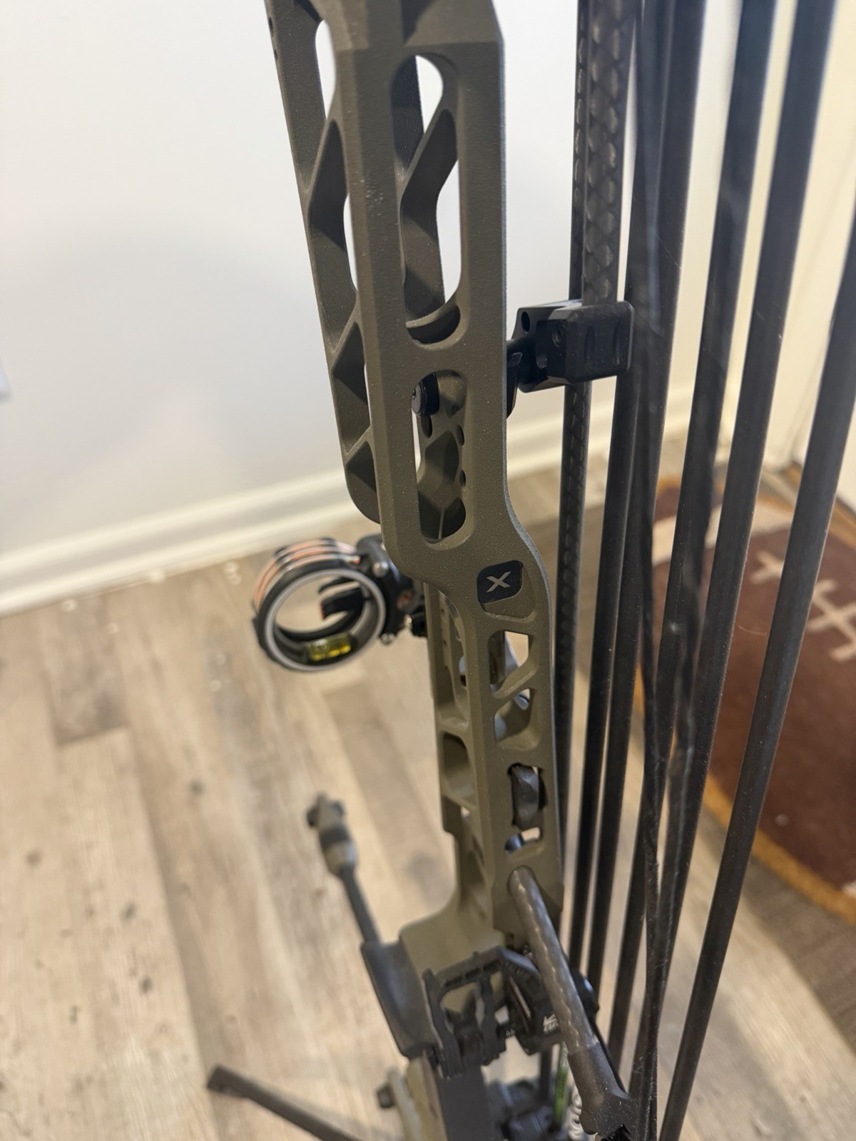 Mathews Lift X 33
