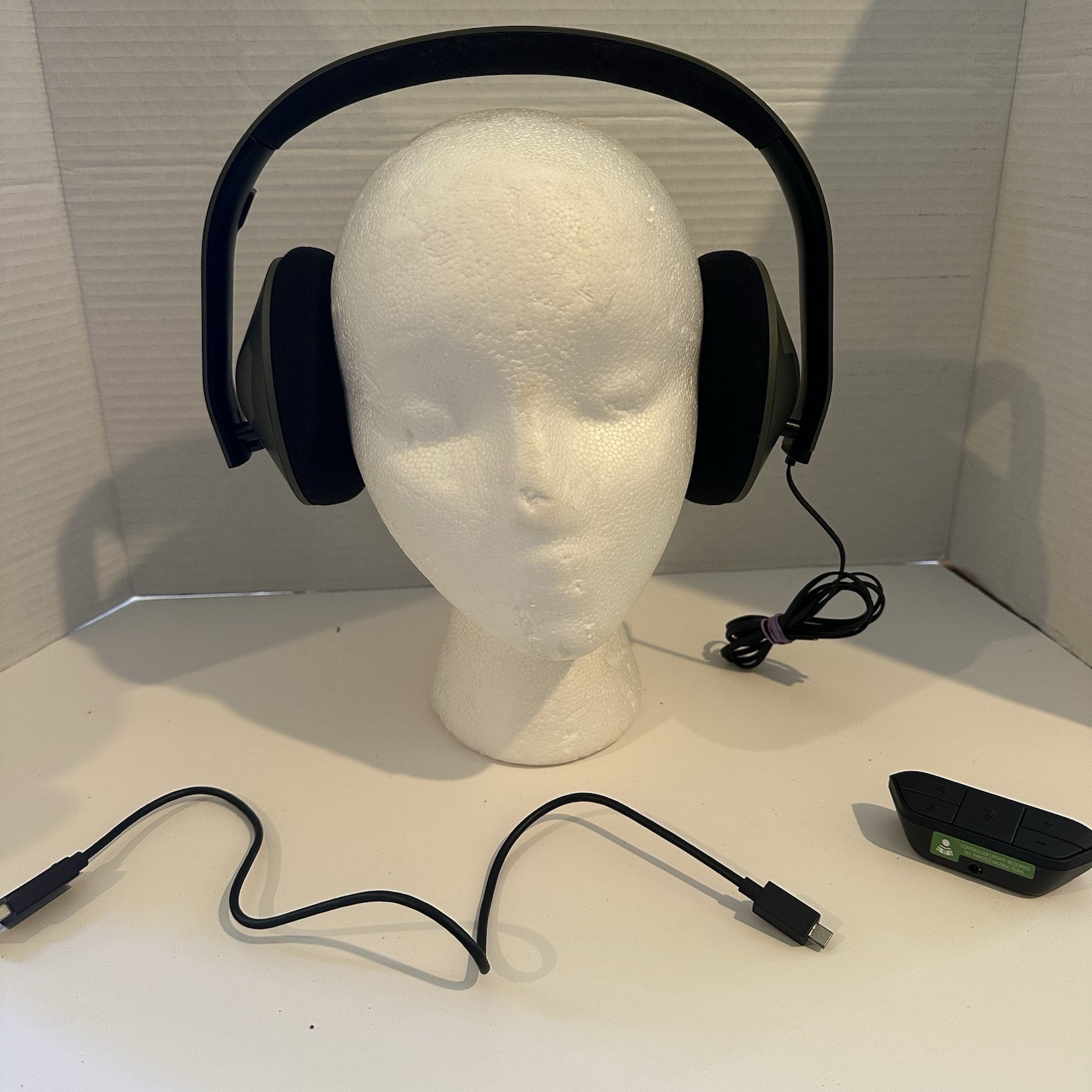 Xbox One Stereo Headset Armed Forces Box, EUC Pre-Owned