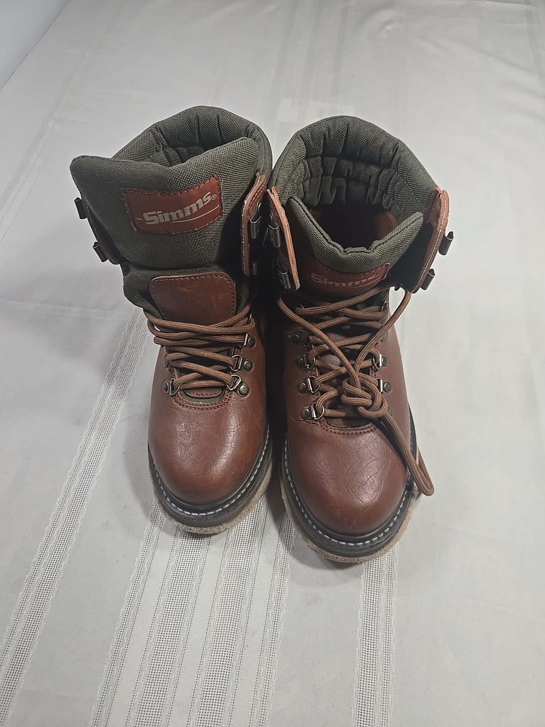 SIMMS Fly Fishing River Wading Boots Felt Sole Leather w/ Vents Sz 7 Brown/Green
