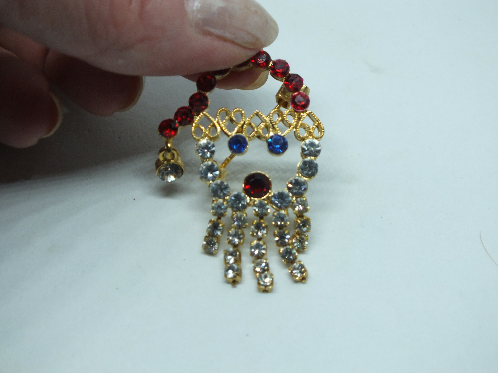 Beautiful Brooch Pin Christmas Santa Filled Red Blue Clear Rhinestones Dangles