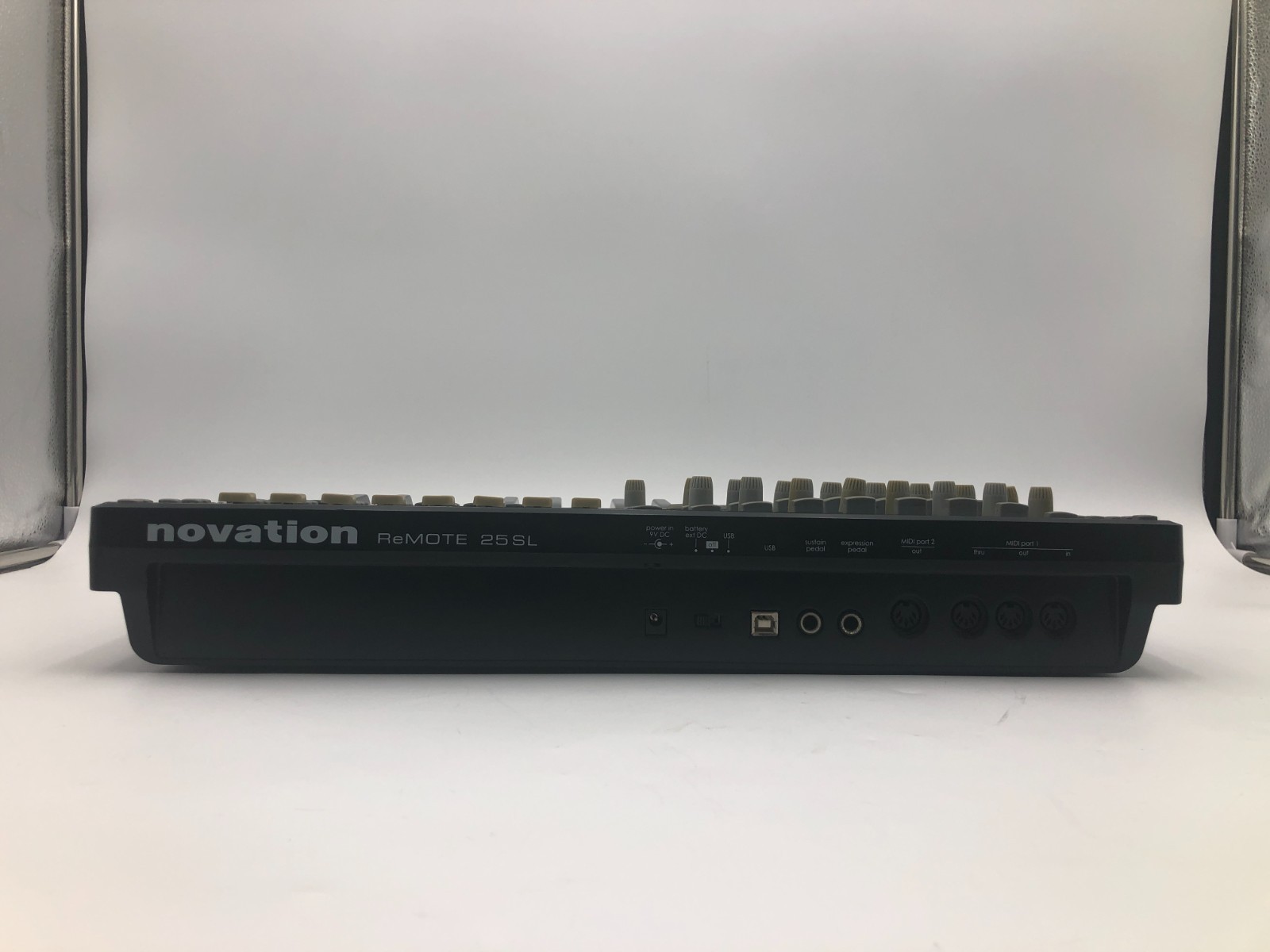 Novation ReMOTE 25 SL MIDI Controller Keyboard USB DAW Control - Tested Working