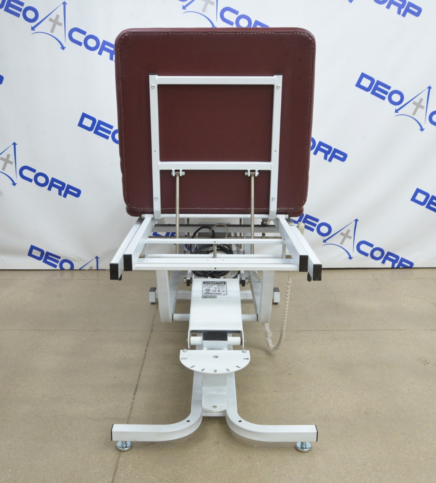 Chattanooga Adapta ADP-400 Traction Treatment Table W/ Remote