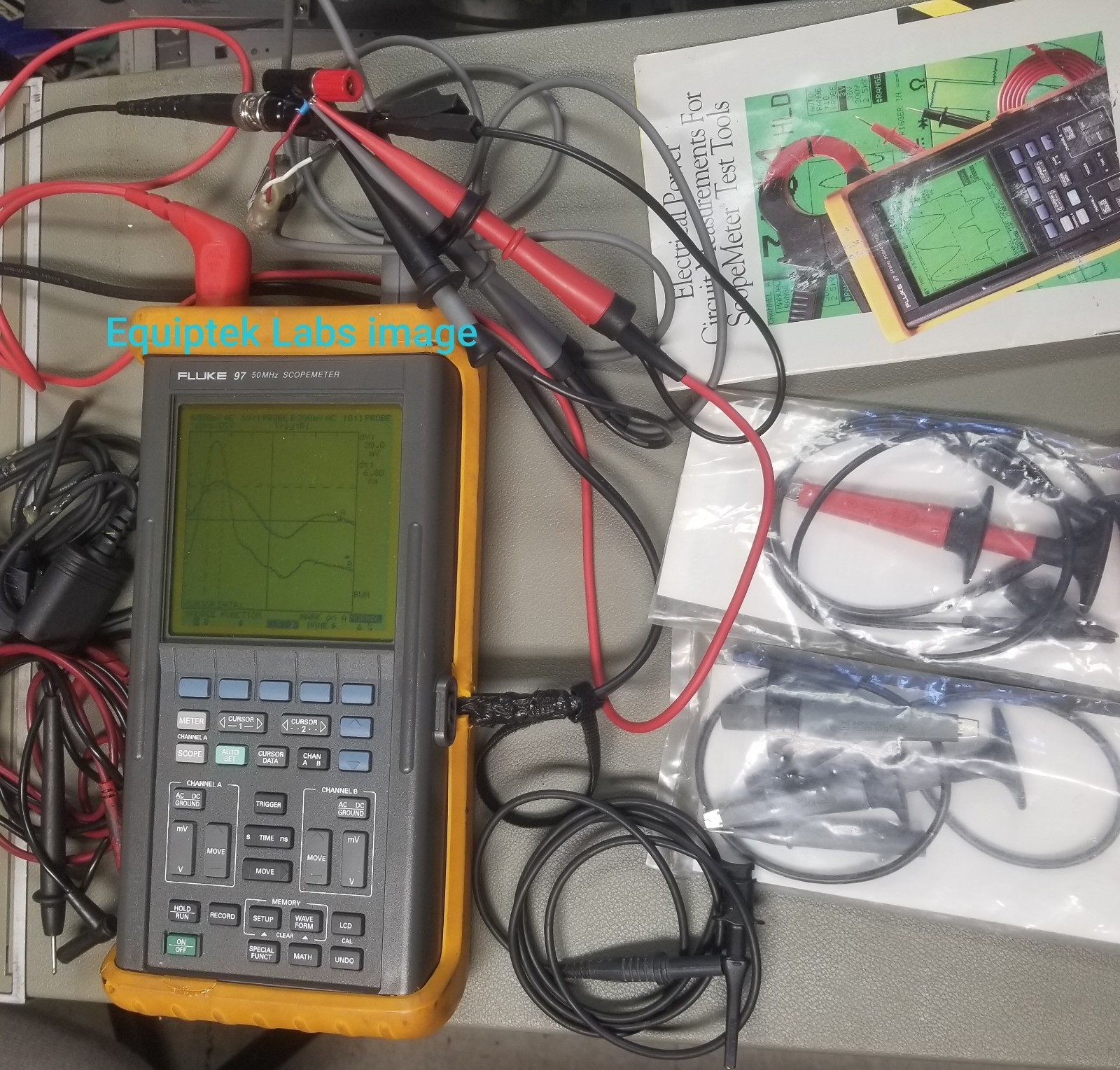 Fluke 97 Hand held Oscilloscope TESTED GOOD! probes Scopemeter ISOLATED to 600V