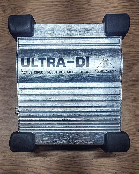 Behringer ULTRA-Di Active Direct Inject Box Model DI-100 Live/Studio Guitar/Bass