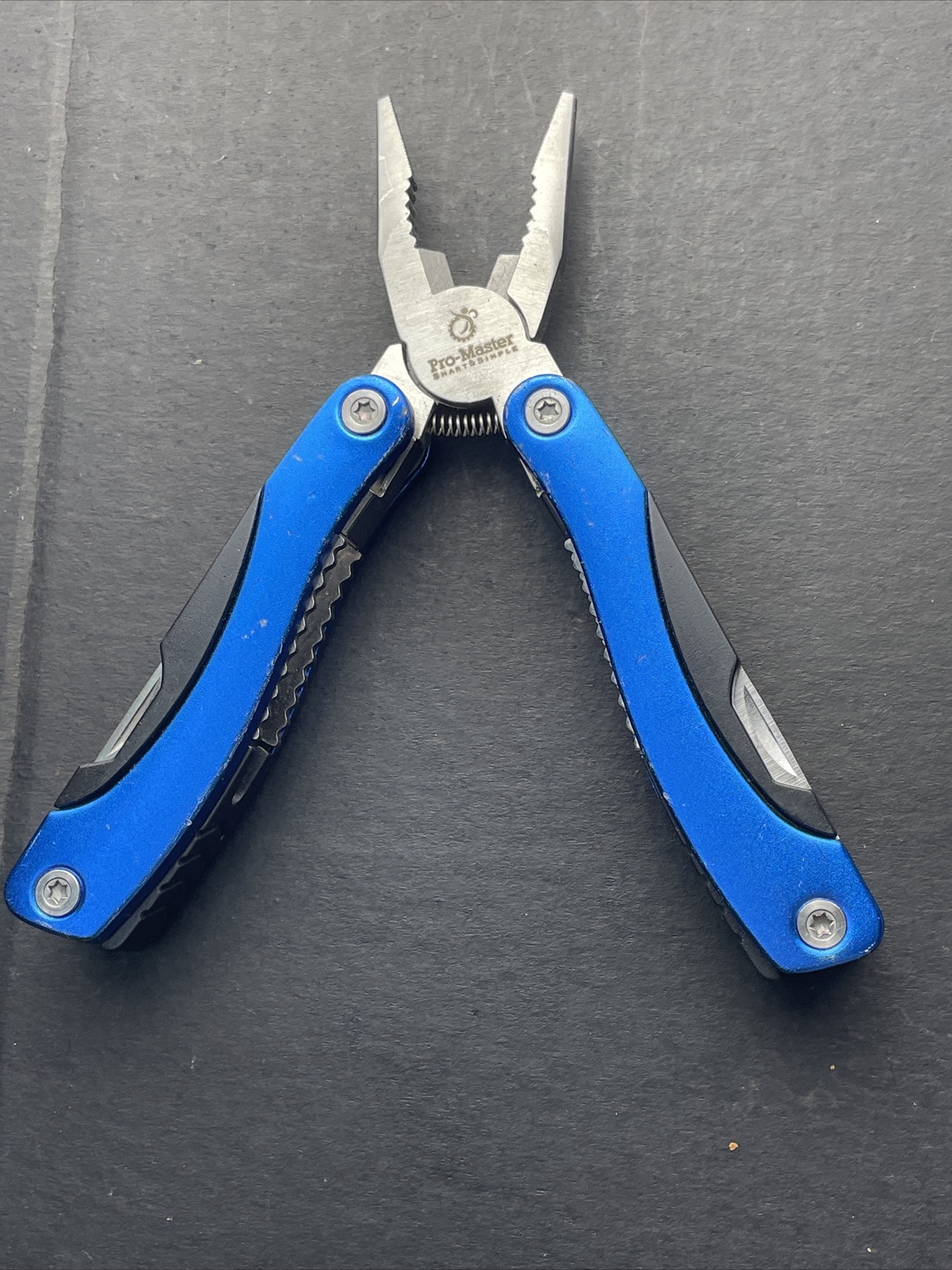 Pro-Master 15 In 1 Multi-Tool -Blue And Black Multitool