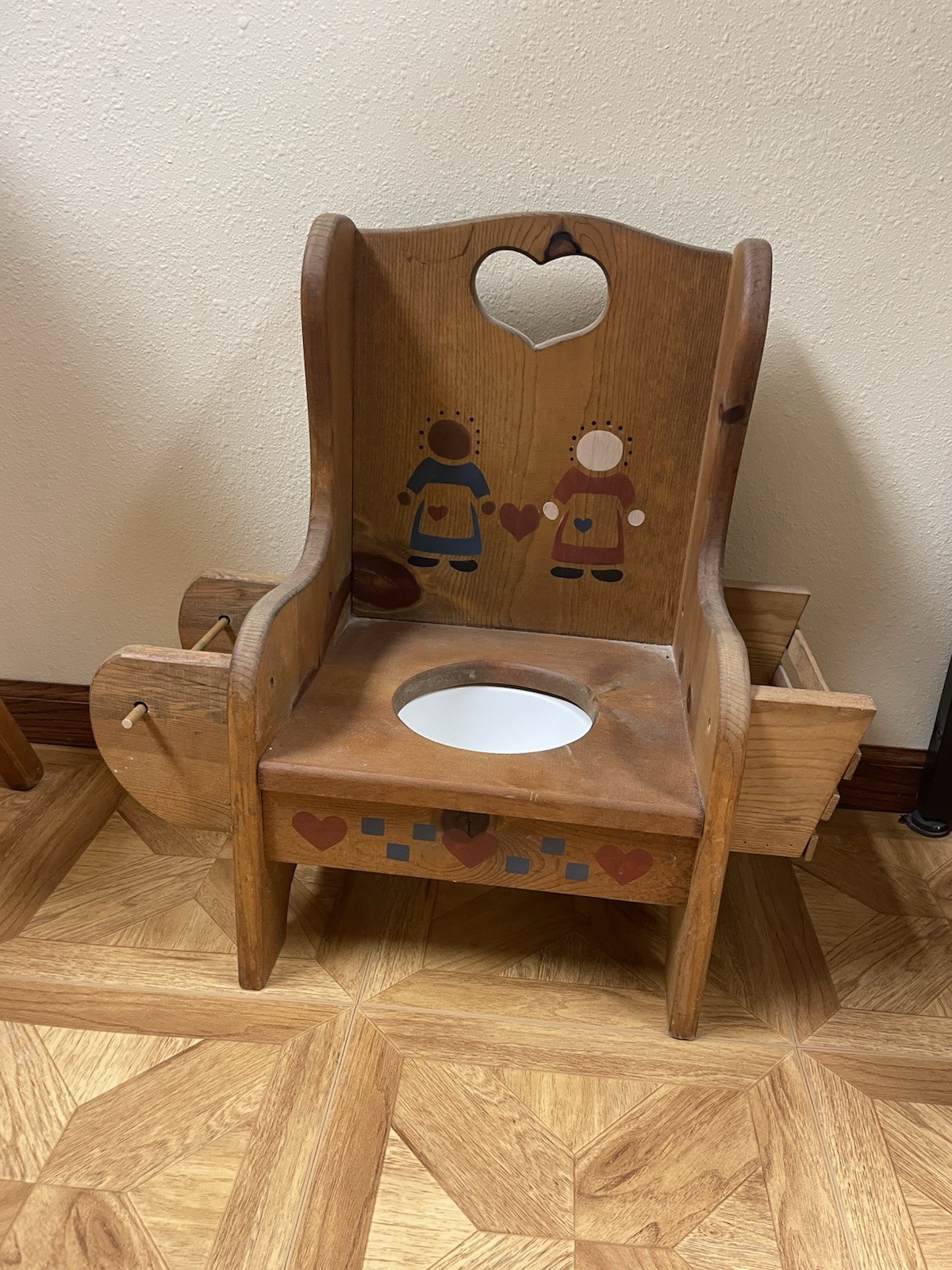 COLLECTABLE VINTAGE - Antique Wood Potty Chair